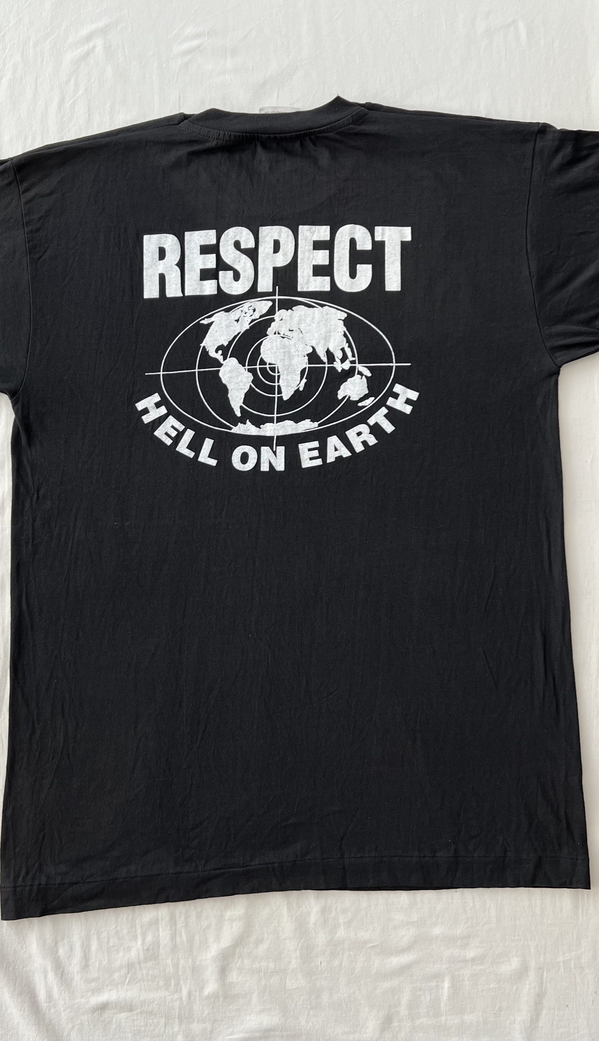 Vintage Vintage 1995 Terror Worldwide Respect Hell On Earth T-shirt Size US XL / EU 56 / 4 - 12 Thumbnail