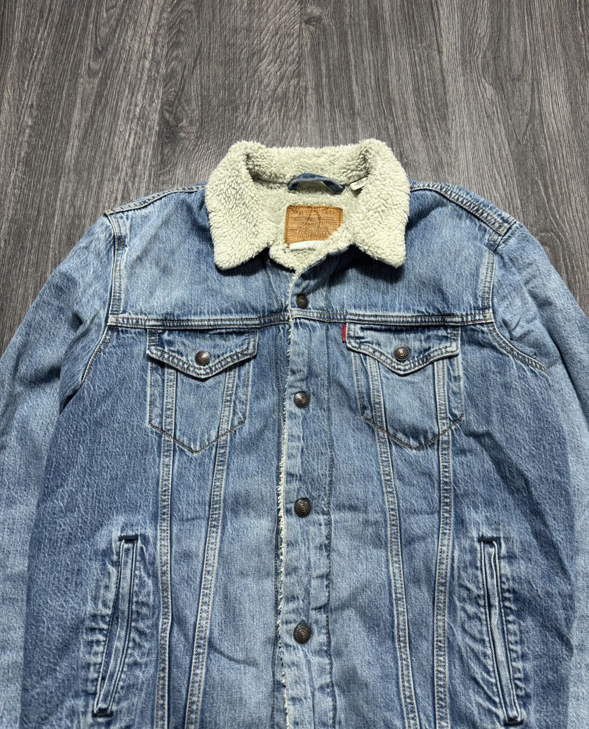 Levi's × Vintage Vintage Levi’s Denim Washed Sherpa Trucker Jacket Size US L / EU 52-54 / 3 - 4 Thumbnail