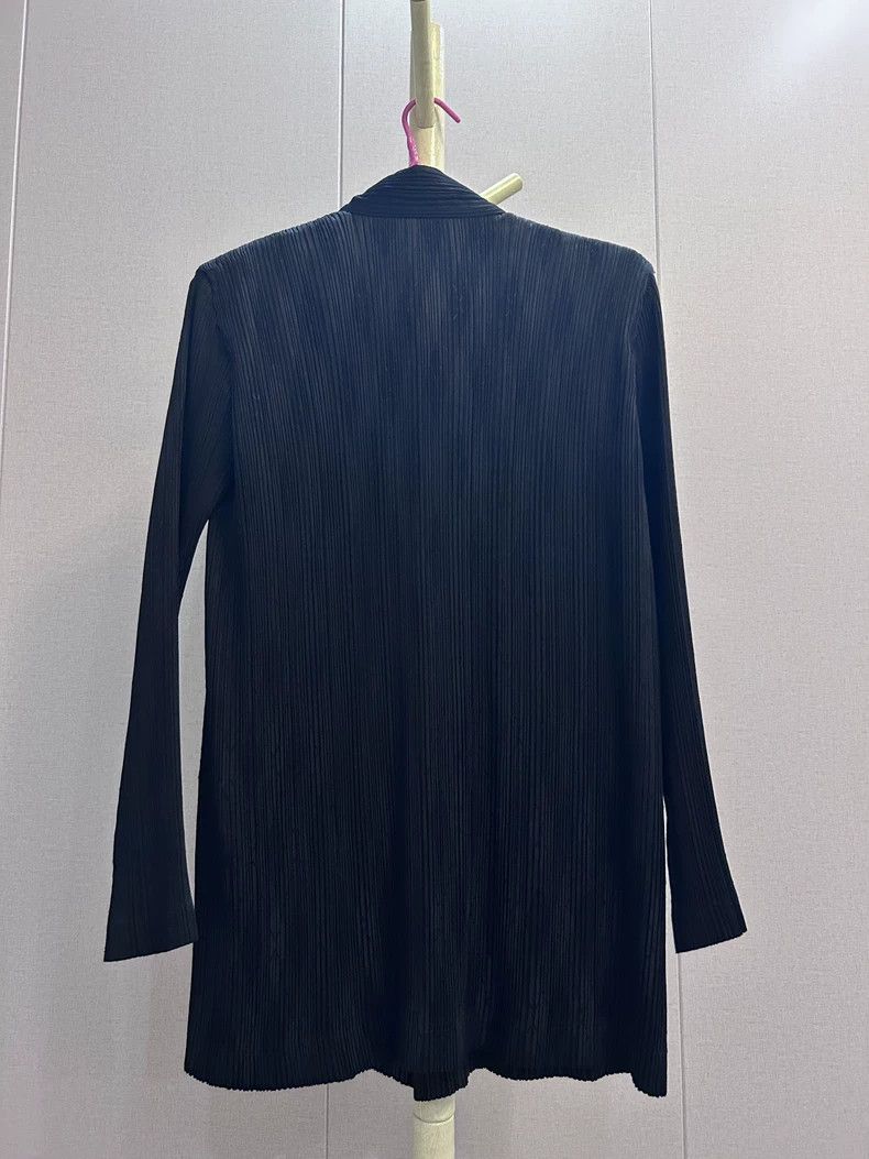 Issey Miyake Issey Miyake Black diamond-patterned pleated mainline coat Size M / US 6-8 / IT 42-44 - 2 Thumbnail