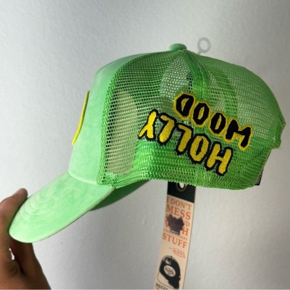 Designer × Von Dutch NWT VON DUTCH VELVET LIME HOLLYWOOD TRUCKER HAT Size ONE SIZE - 8 Thumbnail
