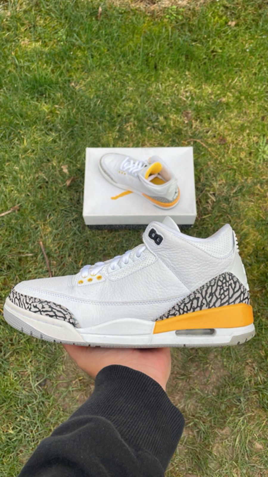 Jordan Brand × Nike 10W/8.5M - Air Jordan 3 Retro Laser Orange Size Size US 8.5 / EU 41-42 - 2 Thumbnail
