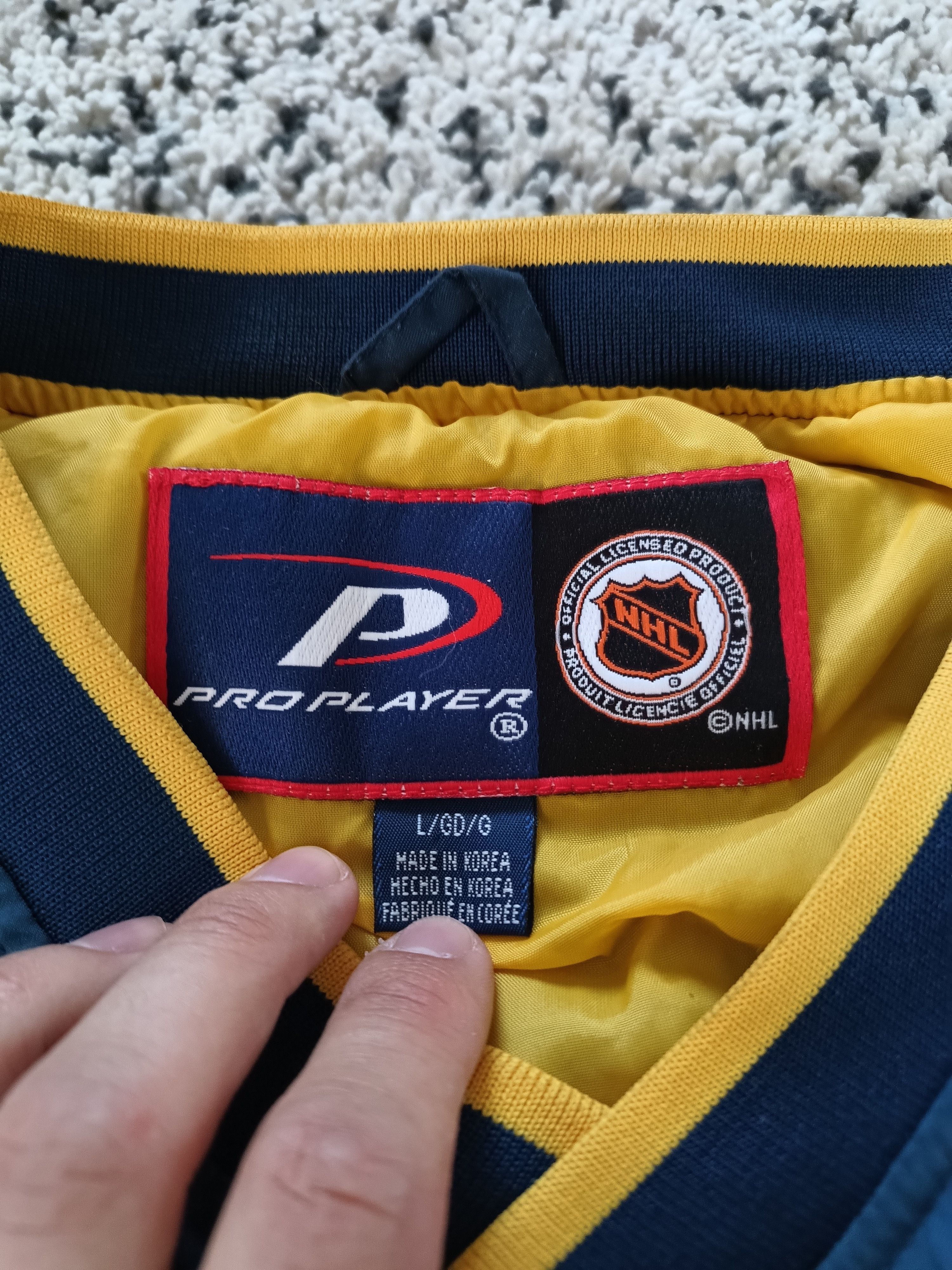 Pro Player × Vintage Vintage Nashville Predators Hockey Nylon Sweatshirt size L Size US L / EU 52-54 / 3 - 6 Thumbnail