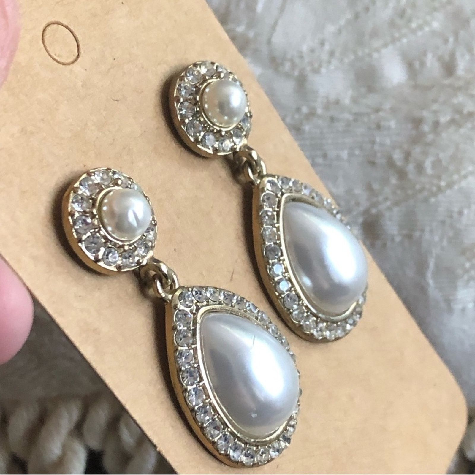 Vintage Vintage white teardrop halo dangle pierced earrings Size ONE SIZE - 3 Thumbnail