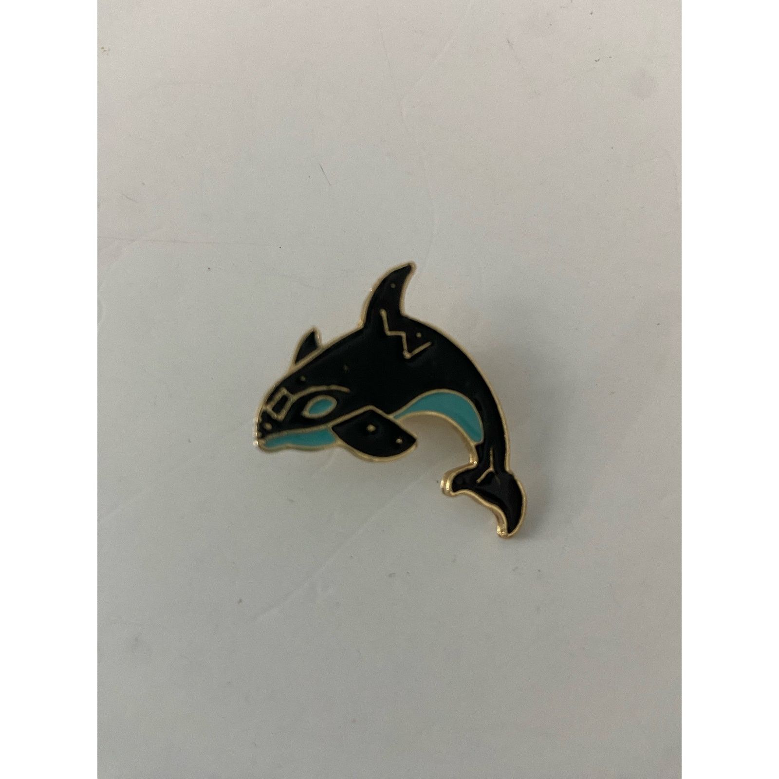 Other Black enamel and teal whale pin Size ONE SIZE - 1 Thumbnail