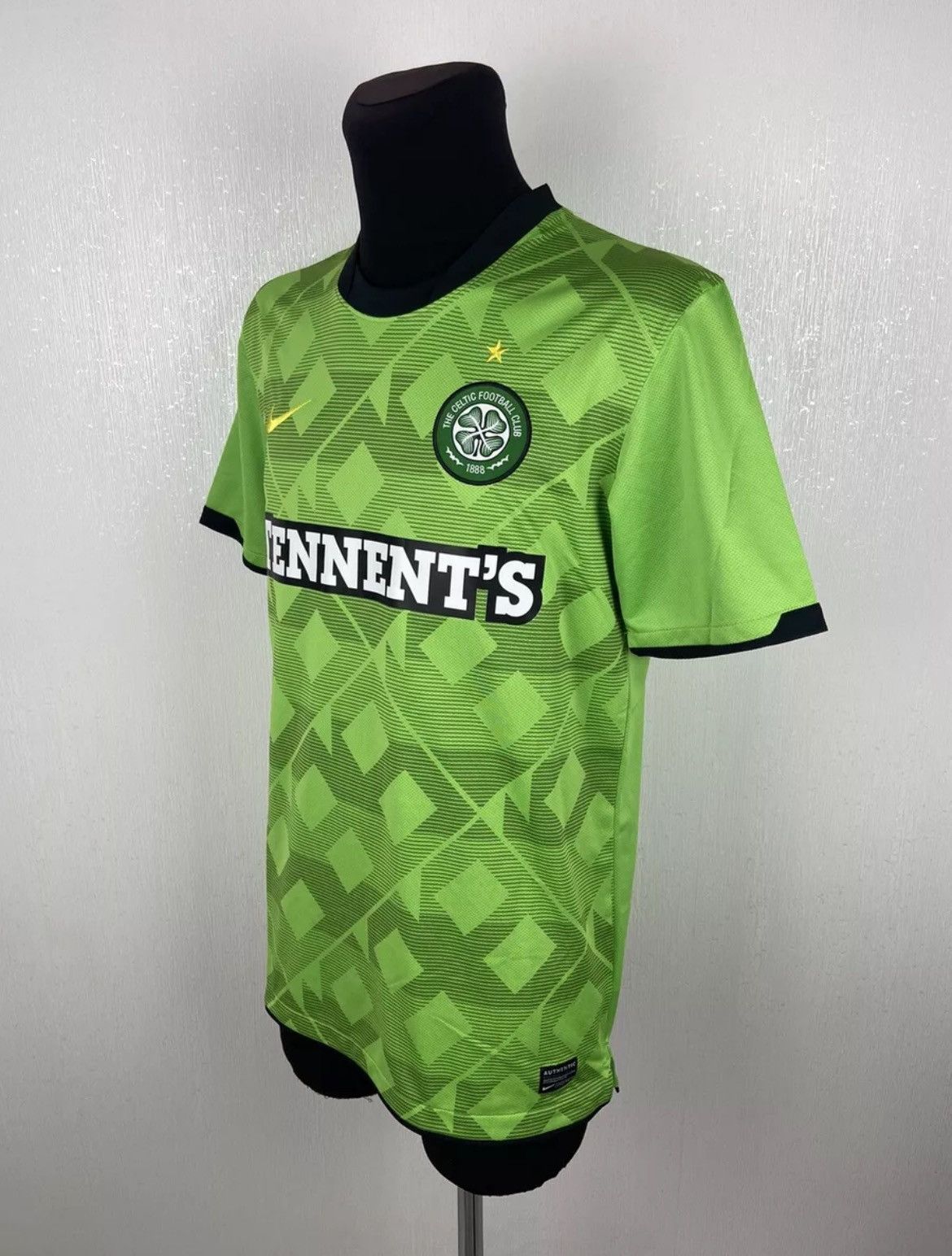 Nike × Vintage Celtic FC 2010/11 Away Jersey Shirt Nike Size M Size US M / EU 48-50 / 2 - 2 Thumbnail