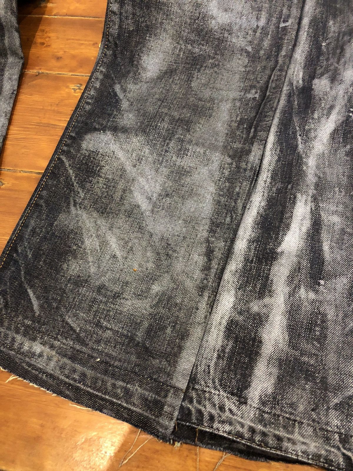 Japanese Brand Japanese Denim Painted Distressed Crush Faded Denim Baggy Size US 33 - 2 Thumbnail