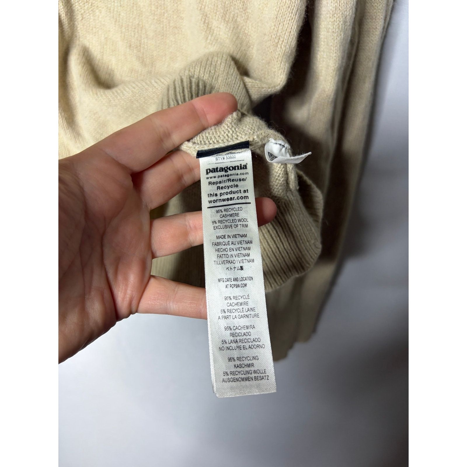 Patagonia Patagonia Men's Recycled Cashmere 1/4-Zip Sweater in cream S Size US S / EU 44-46 / 1 - 8 Thumbnail