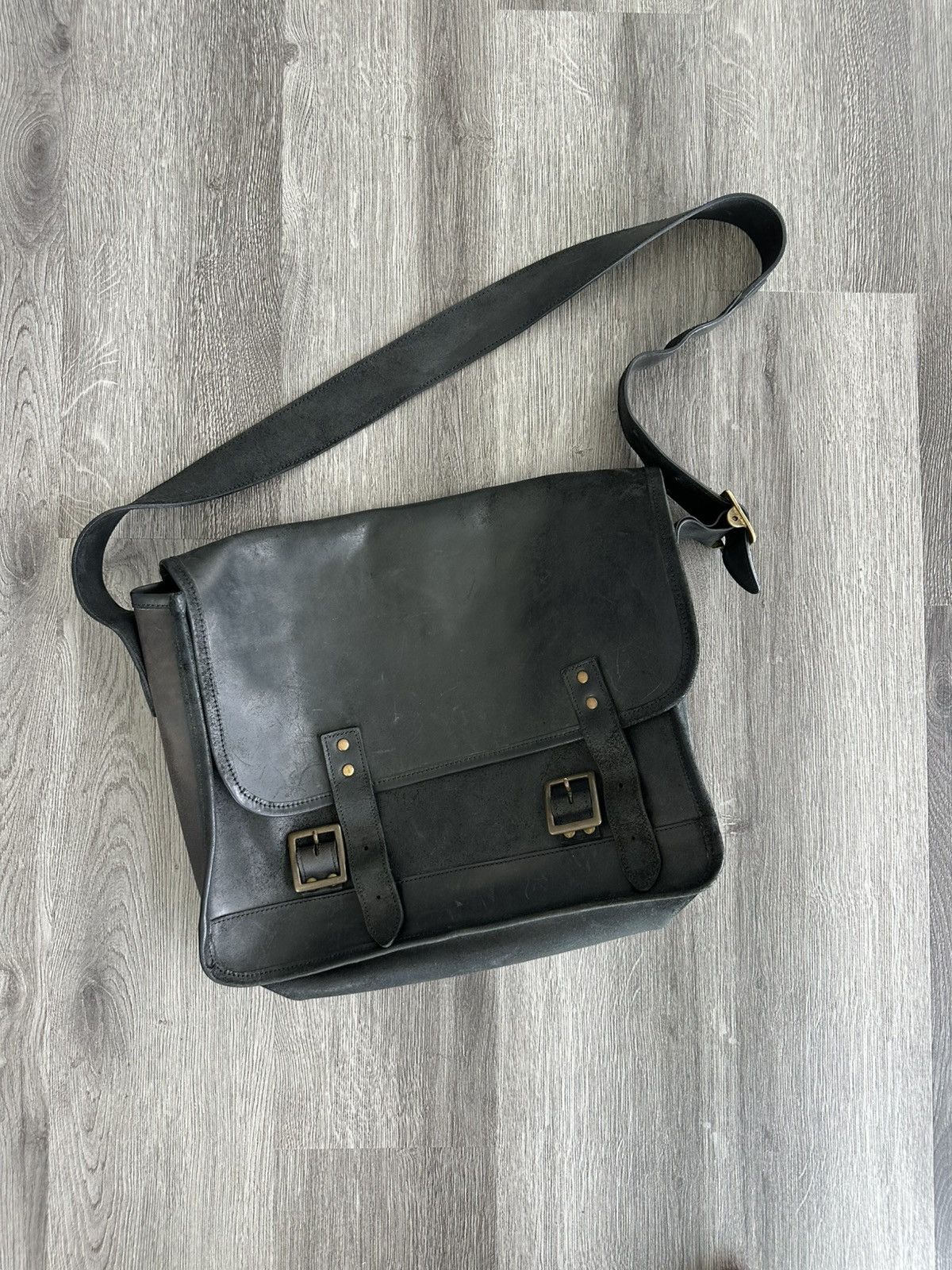 Japanese Brand Vintage Attractions/Bilt Buck Horsehide Messenger Bag Size ONE SIZE - 1 Thumbnail