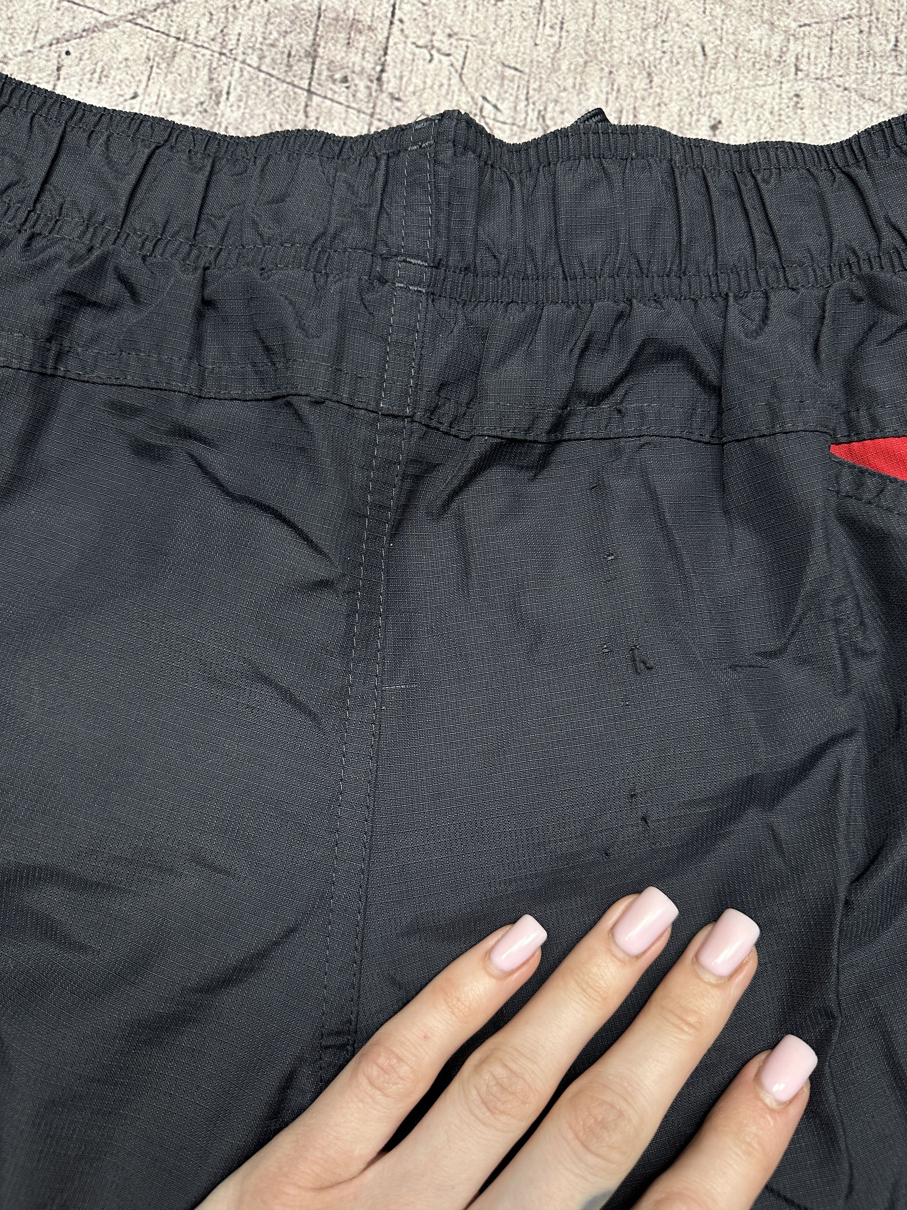 Adidas Adidas Vintage Mens Nylon Shorts Size US 32 / EU 48 - 8 Thumbnail