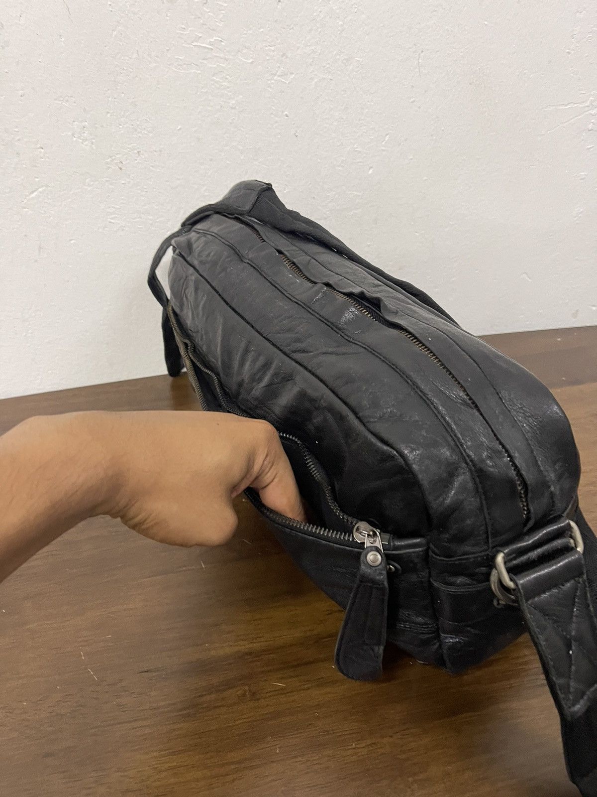 Bark × Genuine Leather × Japanese Brand Unisex🔥🔥🔥BARK TANNAGE japan leather bondage crossbody bag Size ONE SIZE - 17 Thumbnail