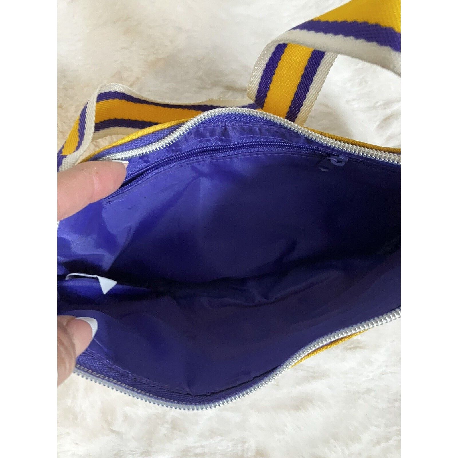NBA Los Angeles Lakers Purse Casual game basketball LA y2k Size ONE SIZE - 9 Thumbnail