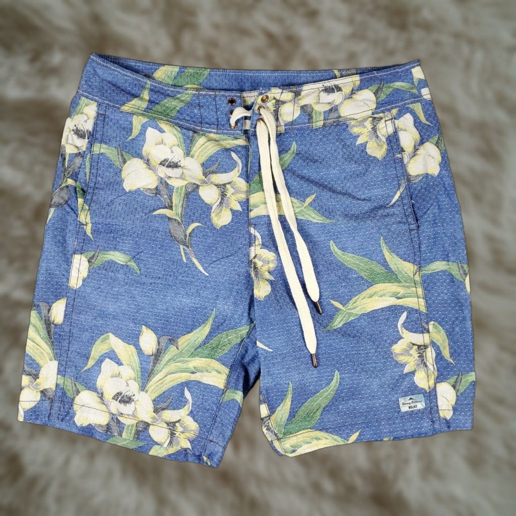 Tommy Bahama Tommy Bahama Shorts Mens 34 Blue Floral Swim Trunks Relax Board Shorts Summer Size US 34 / EU 50 - 1 Thumbnail