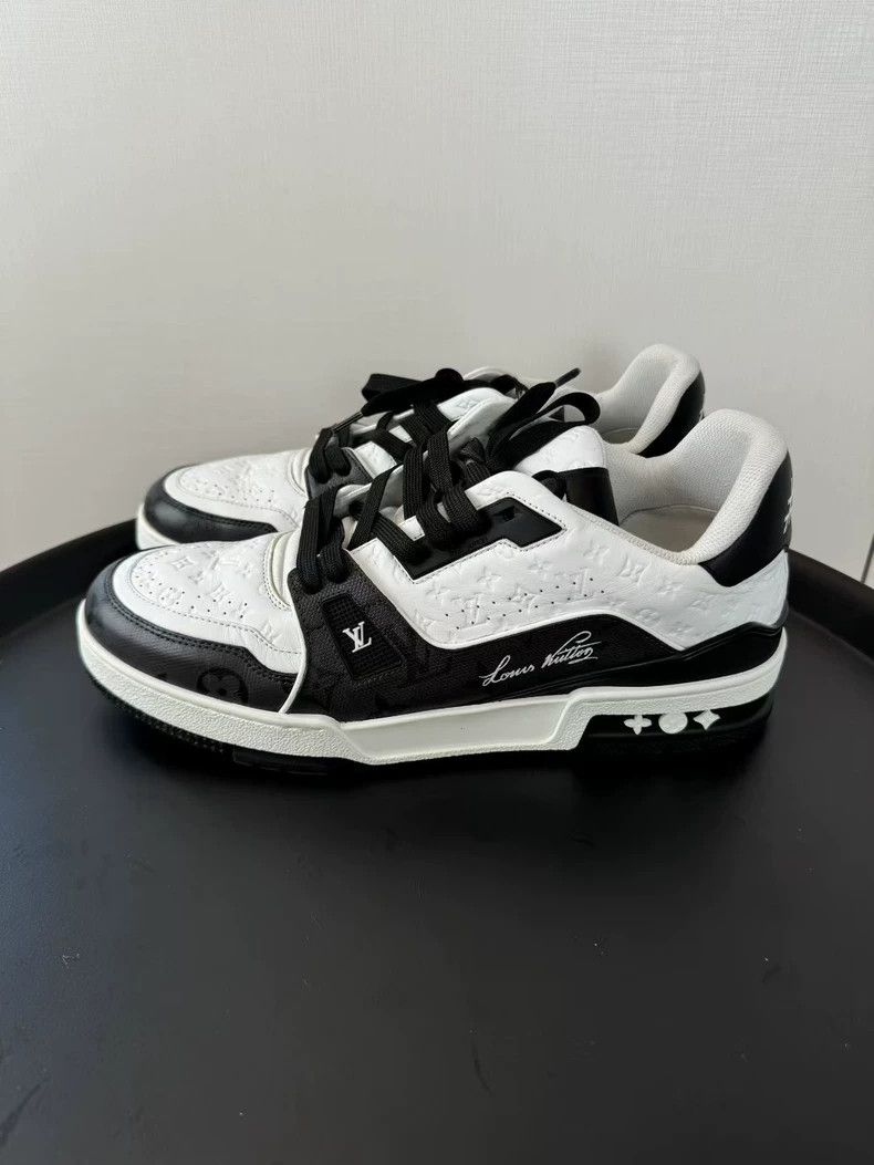 Louis Vuitton Louis Vuitton Black and white emboss presbyopic trainer sn Size US 9.5 / EU 42-43 - 1 Thumbnail