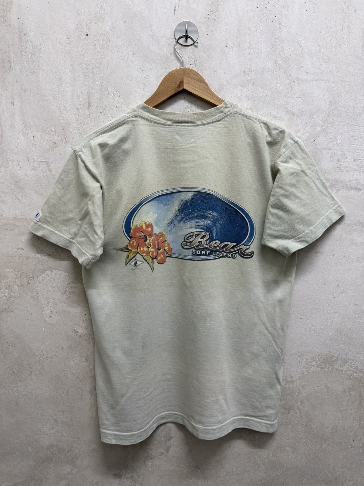 Vintage 2000s Faded Bear Surf Legend Hawaiian Tees Size US M / EU 48-50 / 2 - 1 Thumbnail