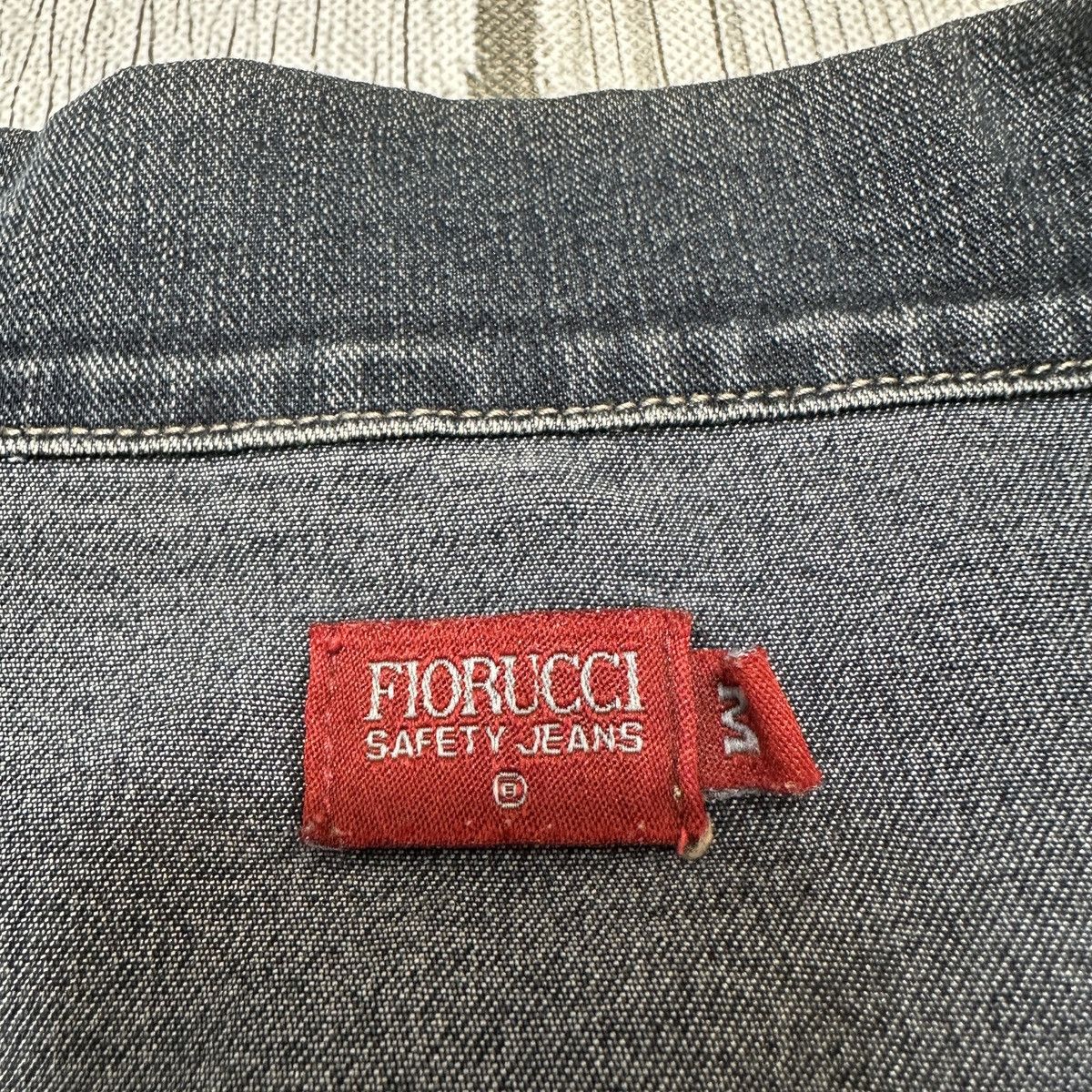 Fiorucci × Vintage Vintage Fiorucci Safety Jeans denim jacket Size M / US 6-8 / IT 42-44 - 4 Thumbnail