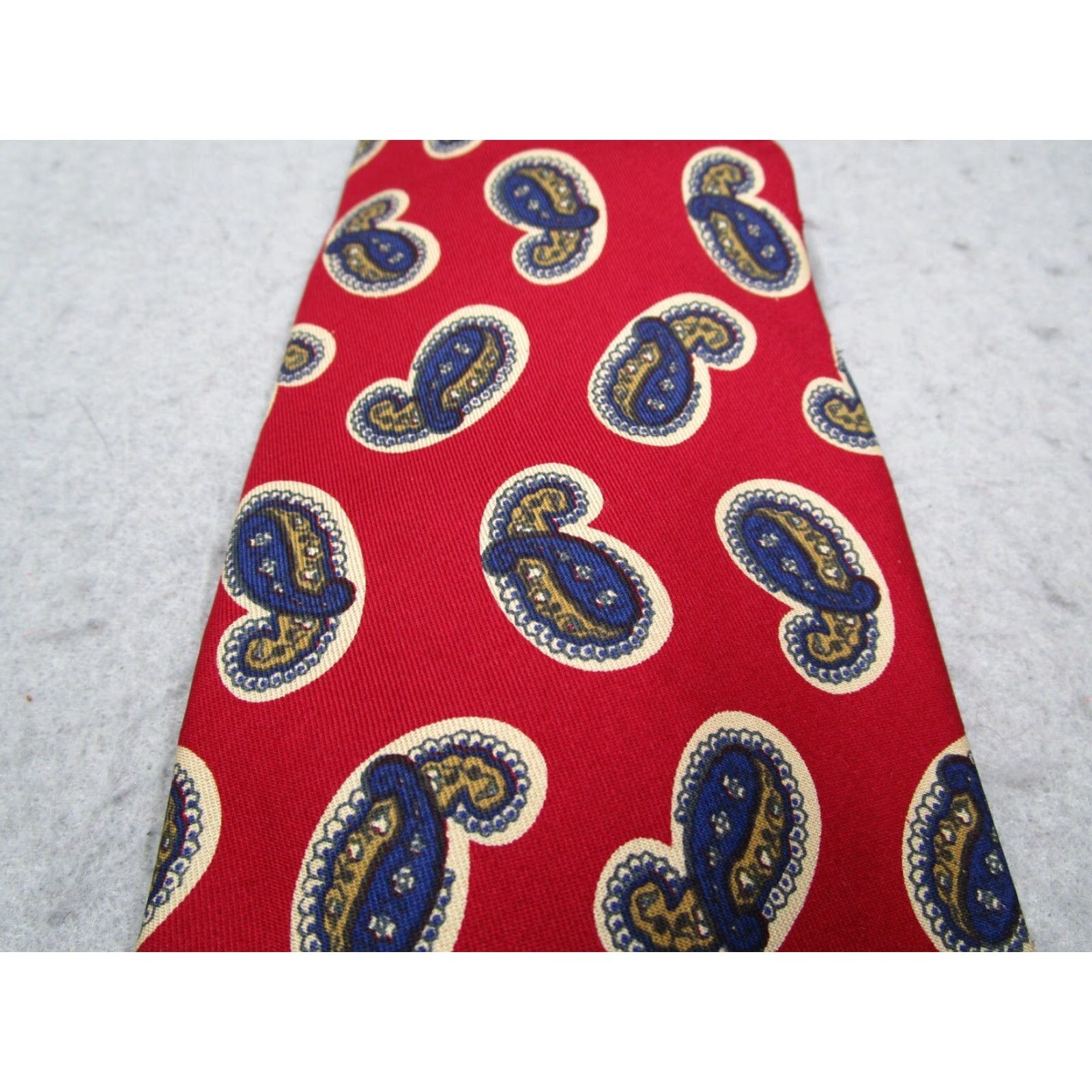 Robert Talbott VINTAGE Robert Talbott Neck Tie Men Silk Paisley Classic 57-60 USA Size ONE SIZE - 5 Thumbnail
