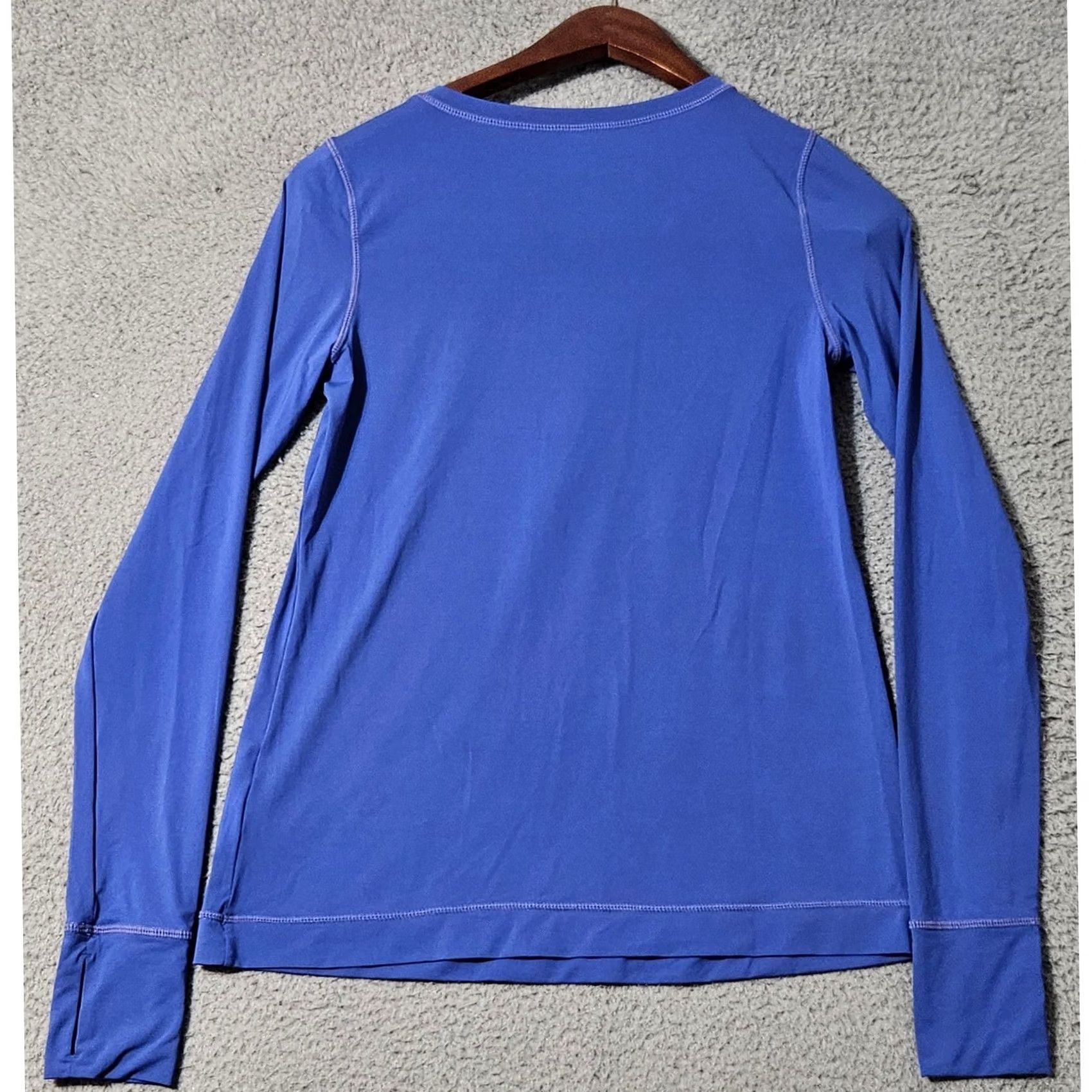 Lilly Pulitzer Lilly Pulitzer Luxletic Top XS Blue Long Sleeve Athletic Lounge Women Size 003784 Size XS / US 0-2 / IT 36-38 - 2 Thumbnail