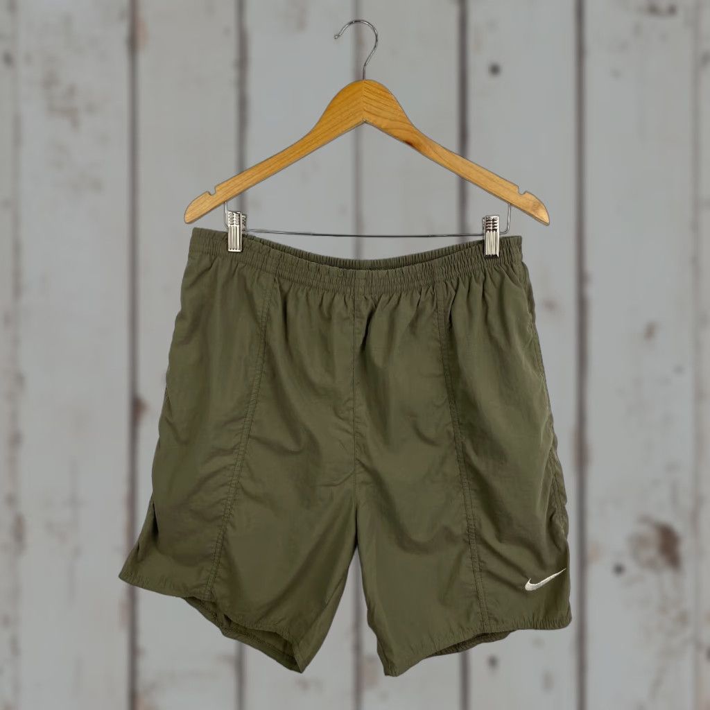 Nike VINTAGE Nike Nylon Shorts Men's L khaki 90s Retro Hype Y2K Athletic Size US 33 - 1 Thumbnail