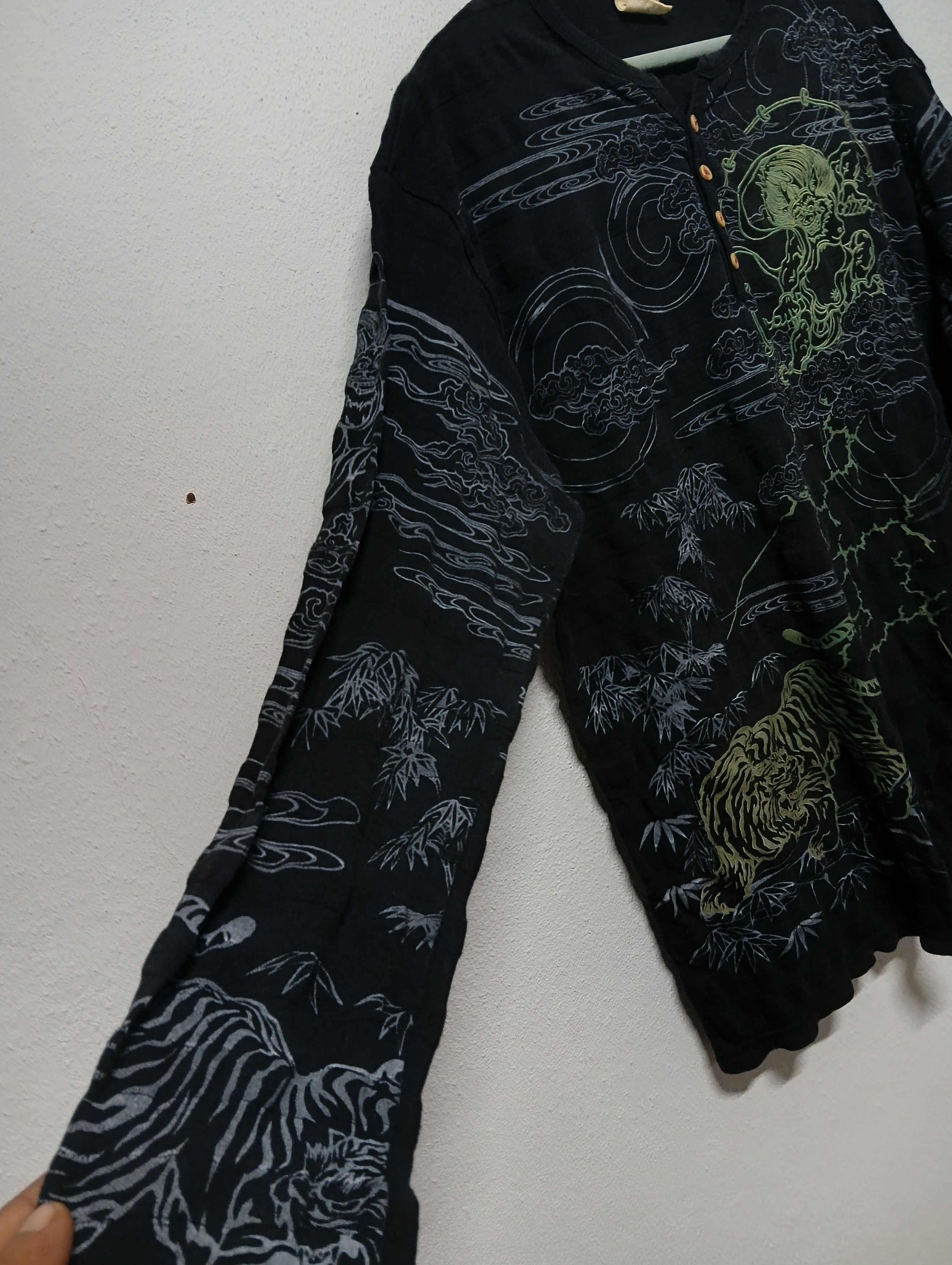 Japanese Brand japanese brand fullprint japan motive Size US M / EU 48-50 / 2 - 5 Thumbnail