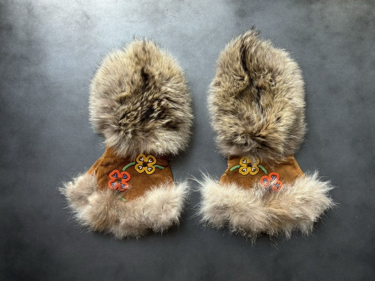 Native × Vintage Vintage Fur Mittens Beaded Gauntlets Indigenous American USA Size ONE SIZE - 21 Thumbnail