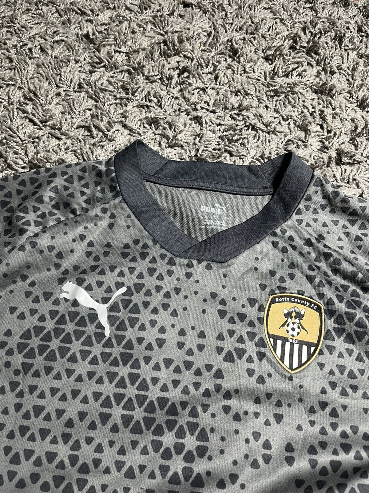 Puma NOTTS COUNTY FC PUMA SOCCER POLYESTER JERSEY T-SHIRT Size US L / EU 52-54 / 3 - 2 Thumbnail