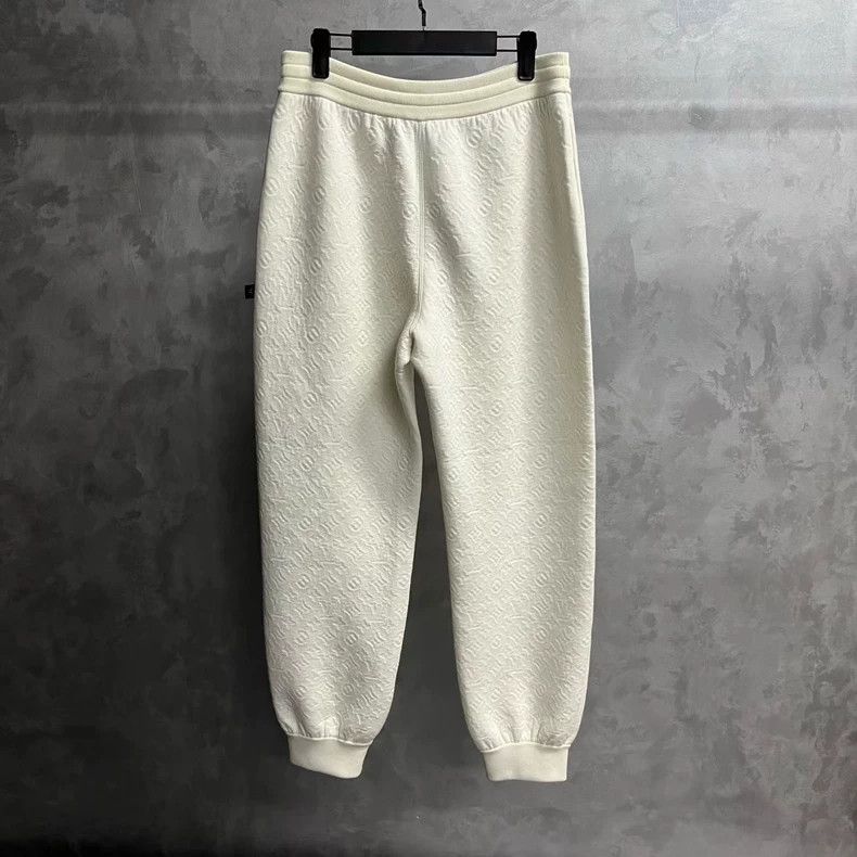 Louis Vuitton Louis Vuitton size m 24 Latest Ivory Logo Embossed Drawstri Size US 28 / EU 44 - 5 Thumbnail