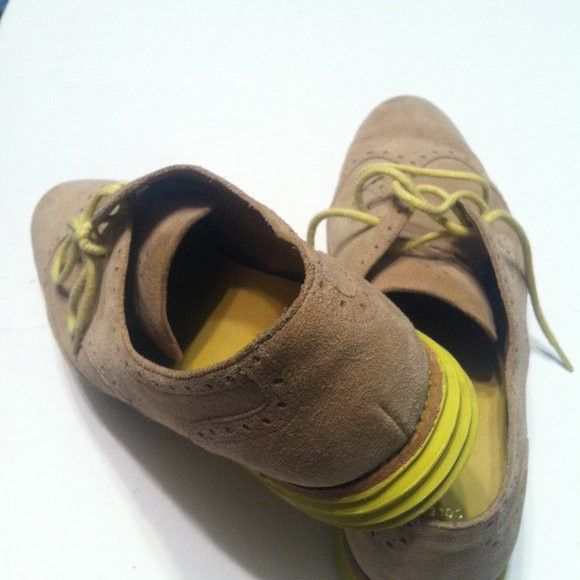 Cole Haan COLE HAAN WOMEN'S PRE-OWNED TAN SUEDE SHOES SIZE: 10B Size US 10 / IT 40 - 1 Thumbnail