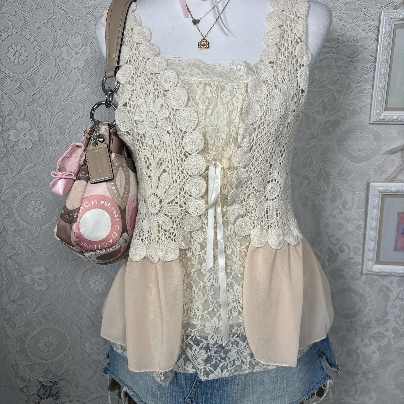 rue21 y2k coquette ballerina core pink crochet vest top Size S / US 4 / IT 40 - 3 Thumbnail