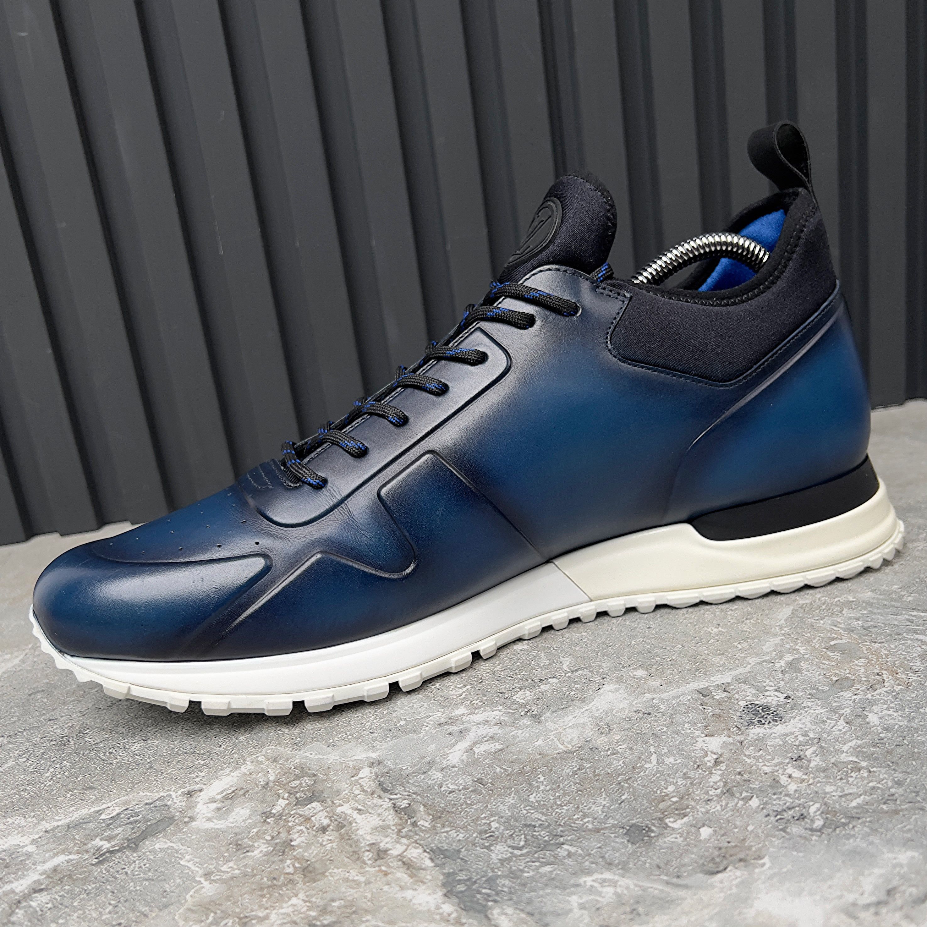 Louis Vuitton Louis Vuitton Run Away Sneakers Patina Leather Size US 11.5 / EU 44-45 - 6 Thumbnail