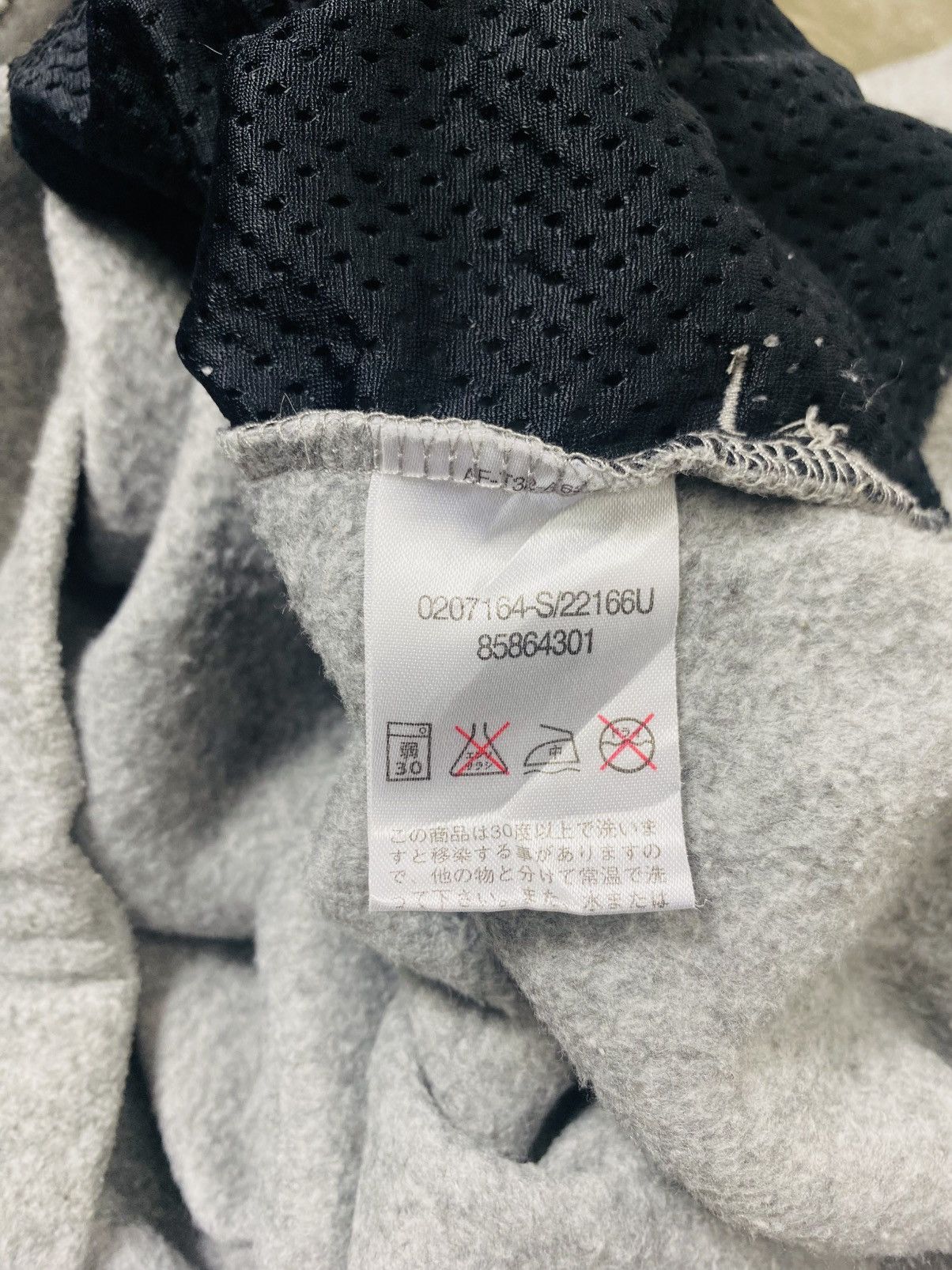 Tommy Hilfiger Vintage 90s Tommy Hilfiger Half Zipper Fleece Sweater Size US L / EU 52-54 / 3 - 12 Thumbnail