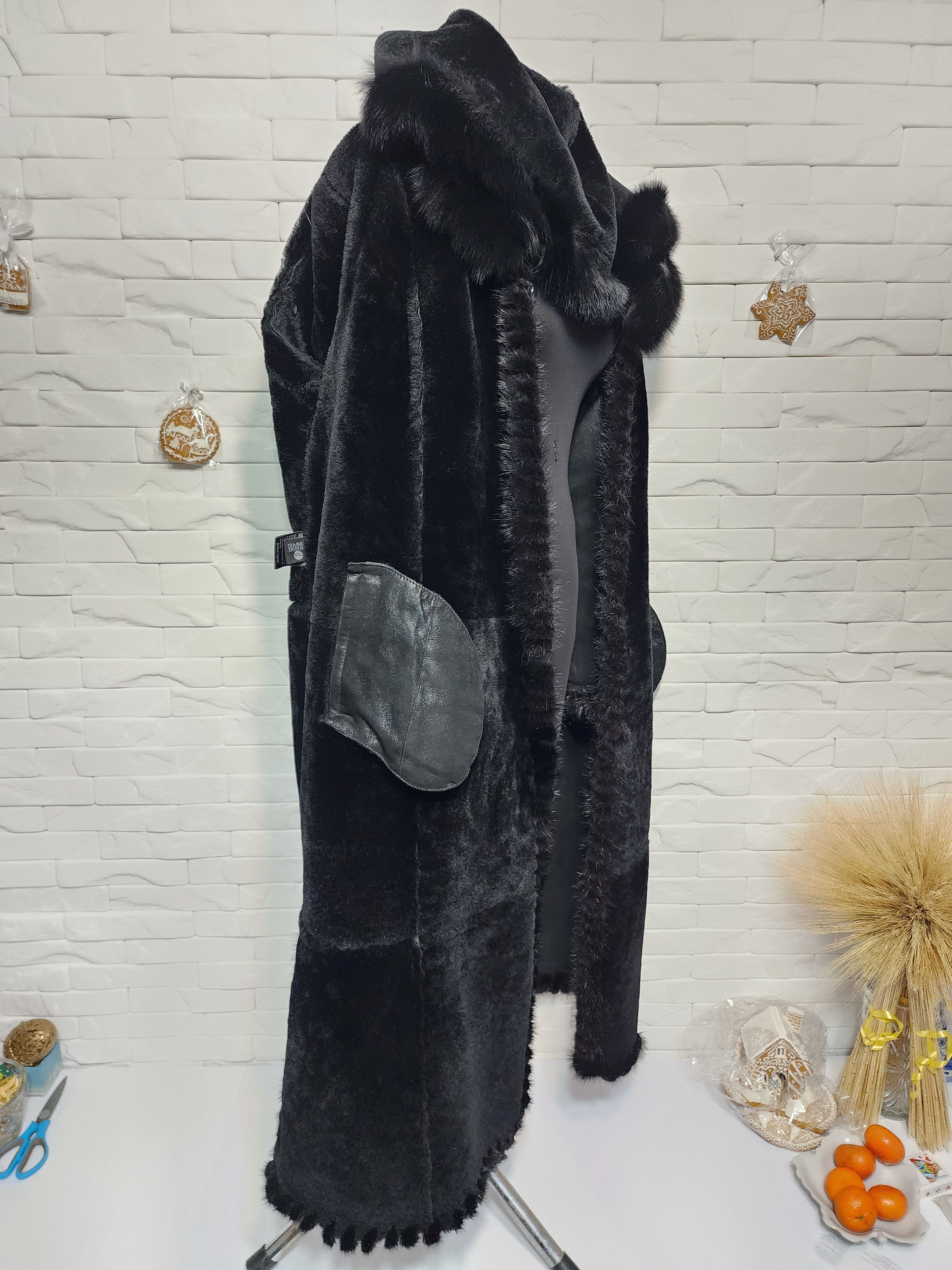 Furla Black Sheepskin Coat: Women's Hooded Fur Coat , Button Size 3XL / US 20-22 - 9 Thumbnail
