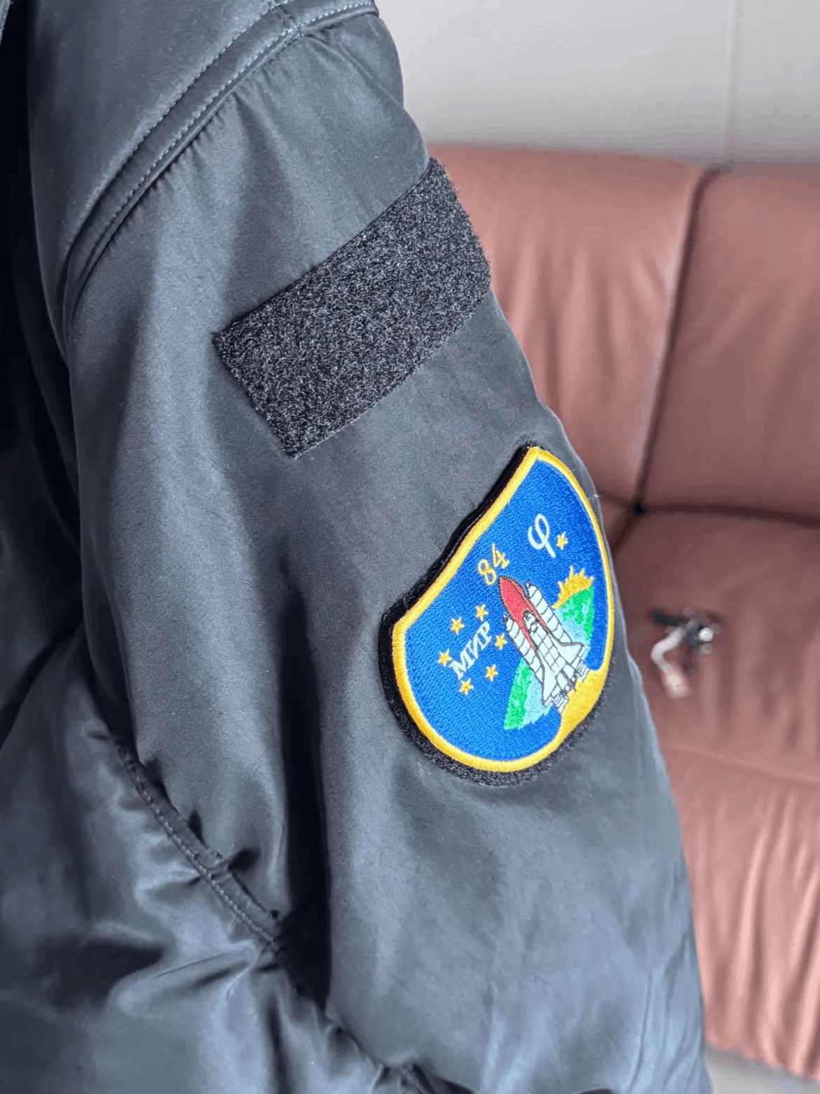 Balenciaga Balenciaga Sz 46 Balenciaga NASA Space Puffer Bomber-2506 Size US S / EU 44-46 / 1 - 7 Thumbnail
