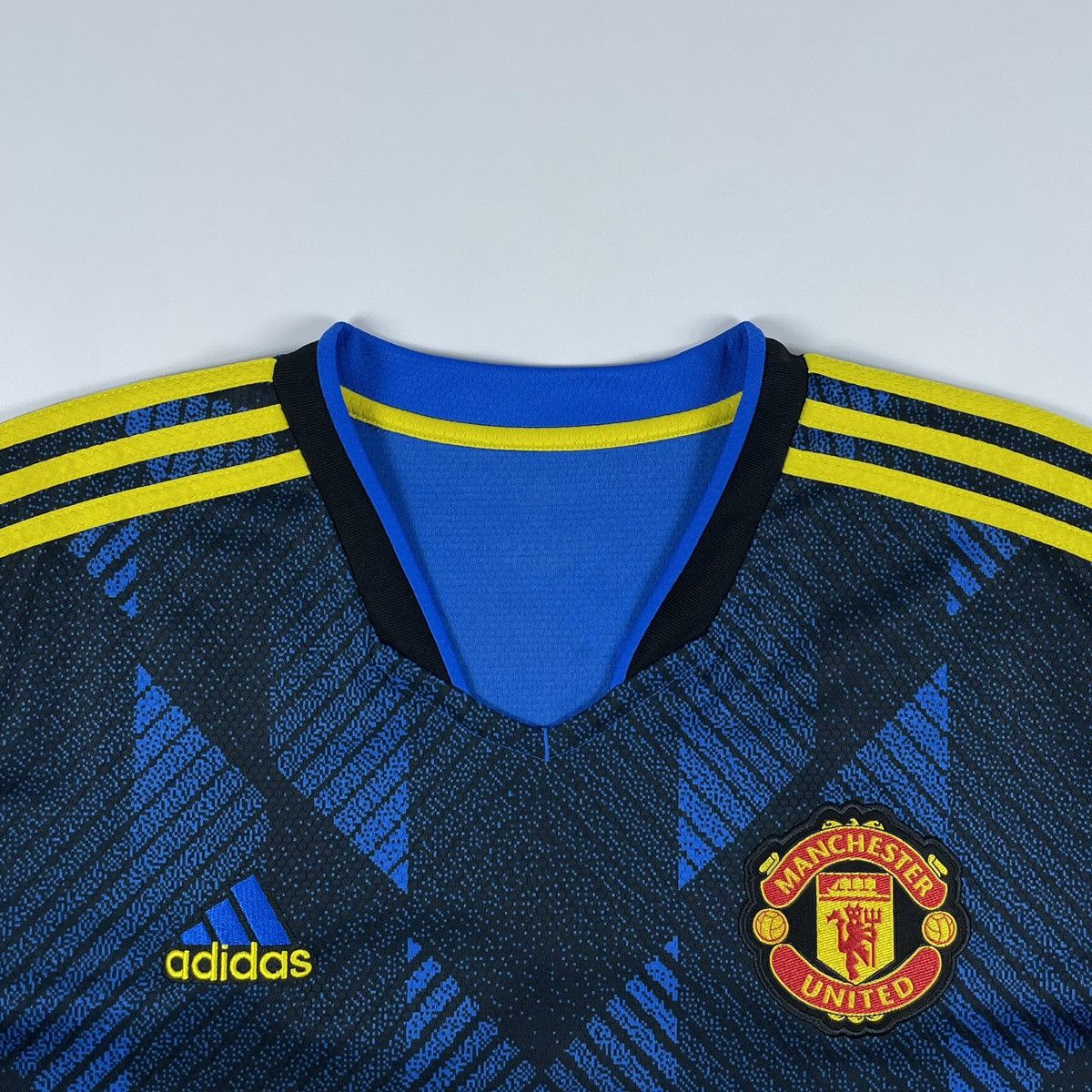 Adidas Adidas Manchester United Mason Greenwood #11 Soccer Jersey Size US XL / EU 56 / 4 - 5 Thumbnail