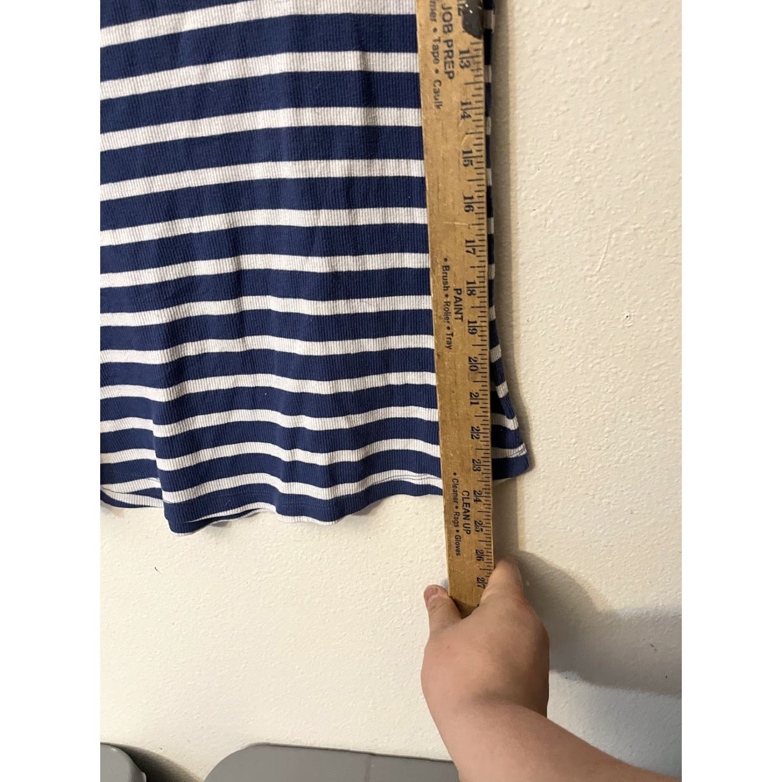 Old Navy Old Navy Tank Top Women Round Neck Cotton Blue White Striped L Large Regular Slimming Photo-ready Vintage? Wait: No vintage flag. Size L / US 10 / IT 46 - 4 Thumbnail