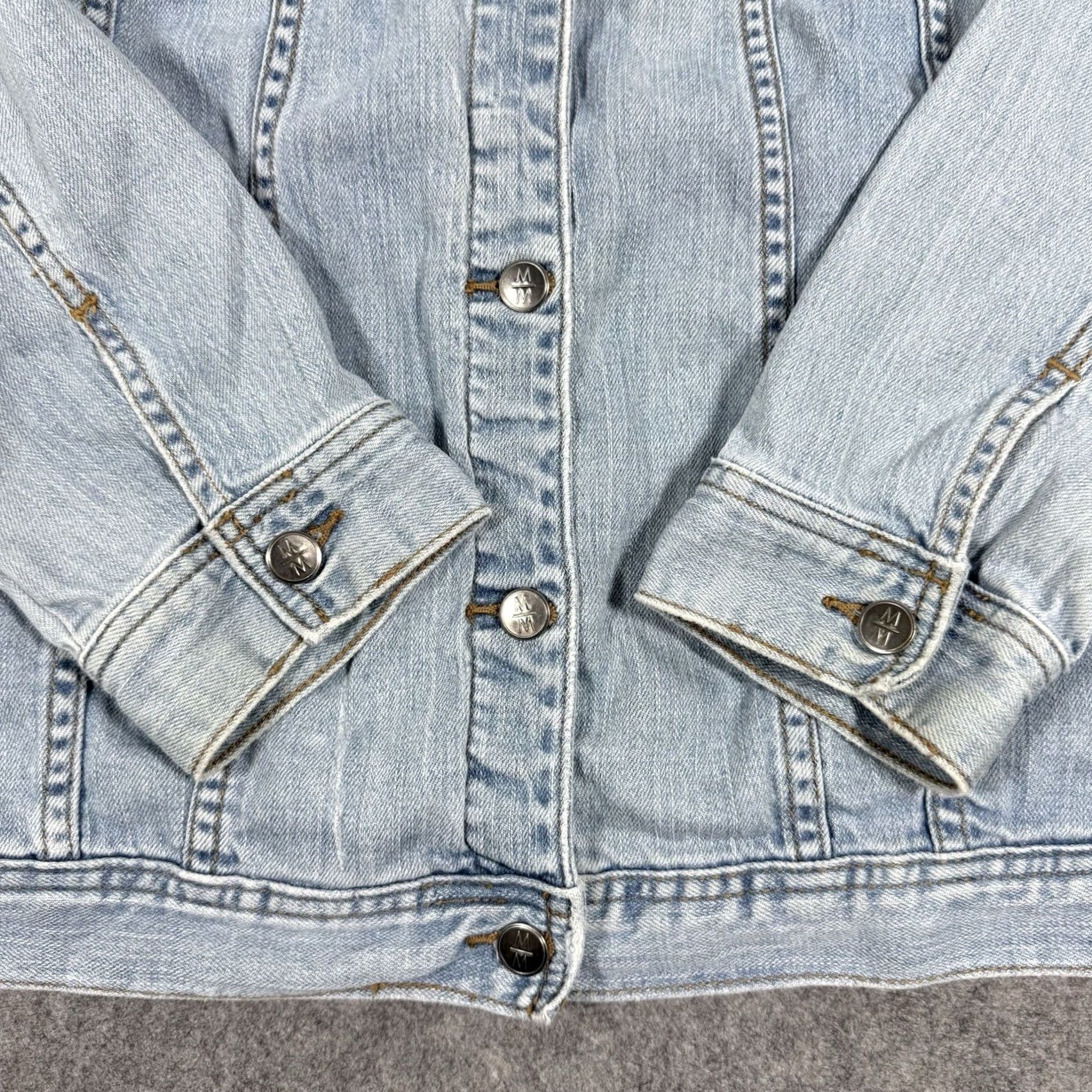 Market Melrose & Market Denim Jacket Woman S Blue Vintage Distressed Lightweight Casual Shirt Size Small Light Blue Size S / US 4 / IT 40 - 2 Thumbnail