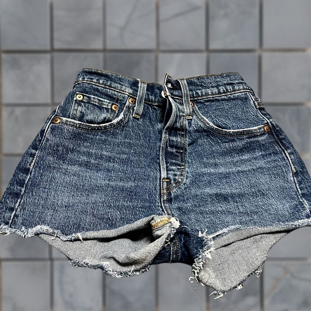 Levi's VINTAGE Levis 501 Jean Shorts Womens 24 Button Fly Jorts Short Jeans Blue Womens 24x2 Cut-Off Stylesight Size 42" / US 20 - 1 Thumbnail