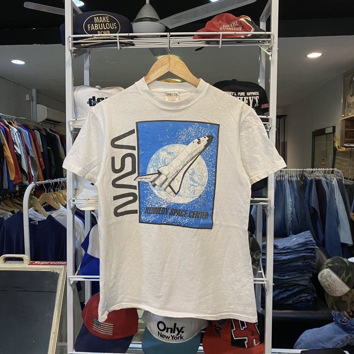NASA Vintage 90s NASA Kennedy Space Center TShirt Oneita Made USA Size US M / EU 48-50 / 2 - 1 Thumbnail