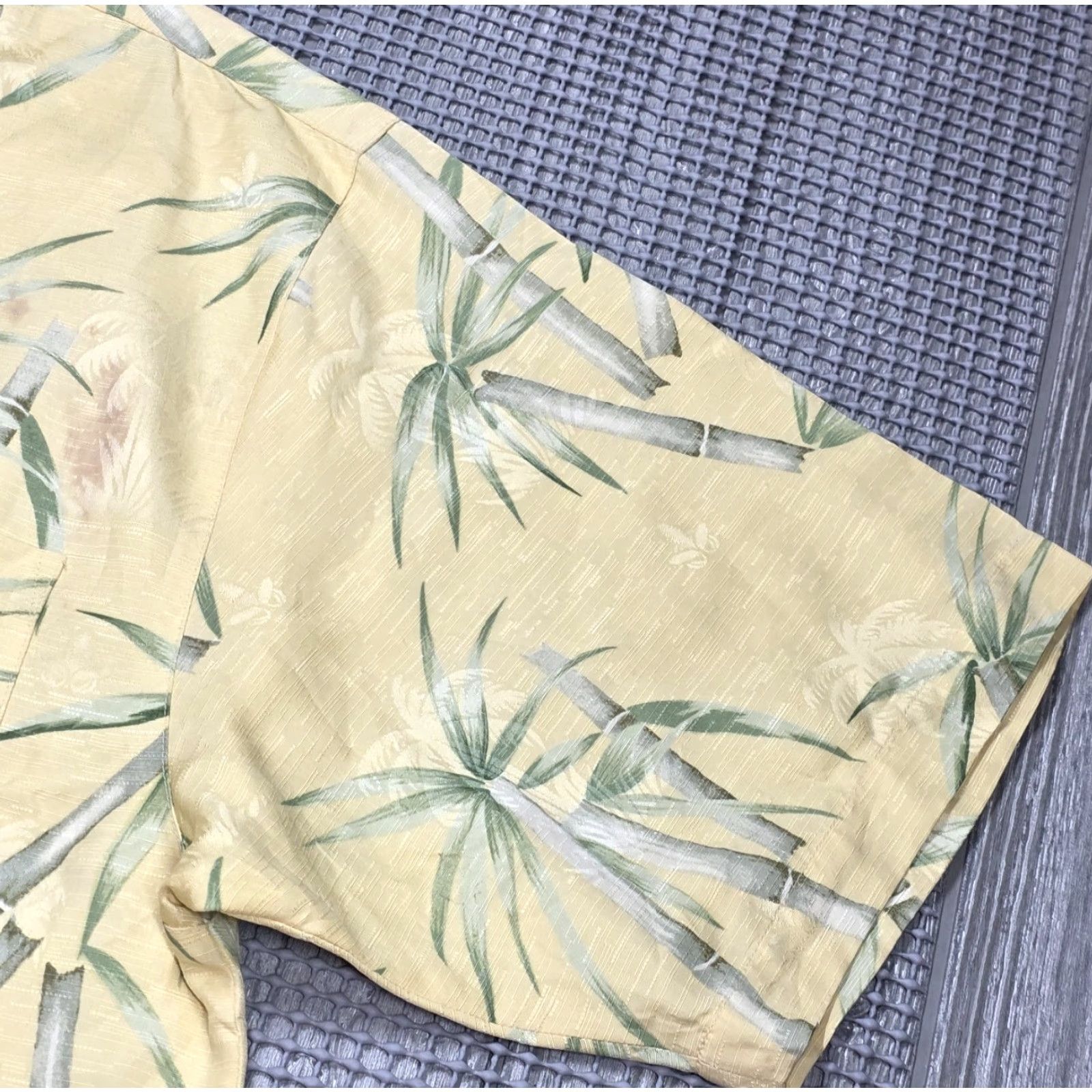 Tommy Bahama TOMMY BAHAMA Mens L Silk Short Sleeve Button-Up Yellow Hawaiian Camp Shirt Size US L / EU 52-54 / 3 - 4 Thumbnail