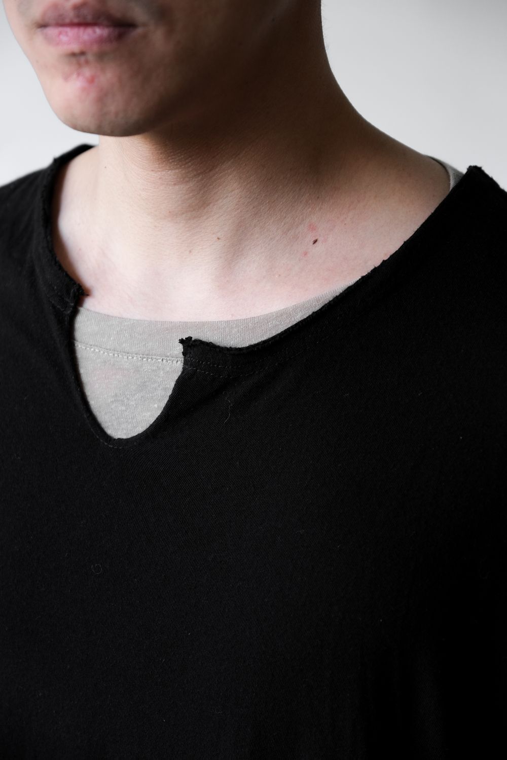 Yohji Yamamoto Yohji Yamamoto ULTIMA COTTON T-SHIRT WITH LARGE SIDE POCKET Size US L / EU 52-54 / 3 - 2 Thumbnail