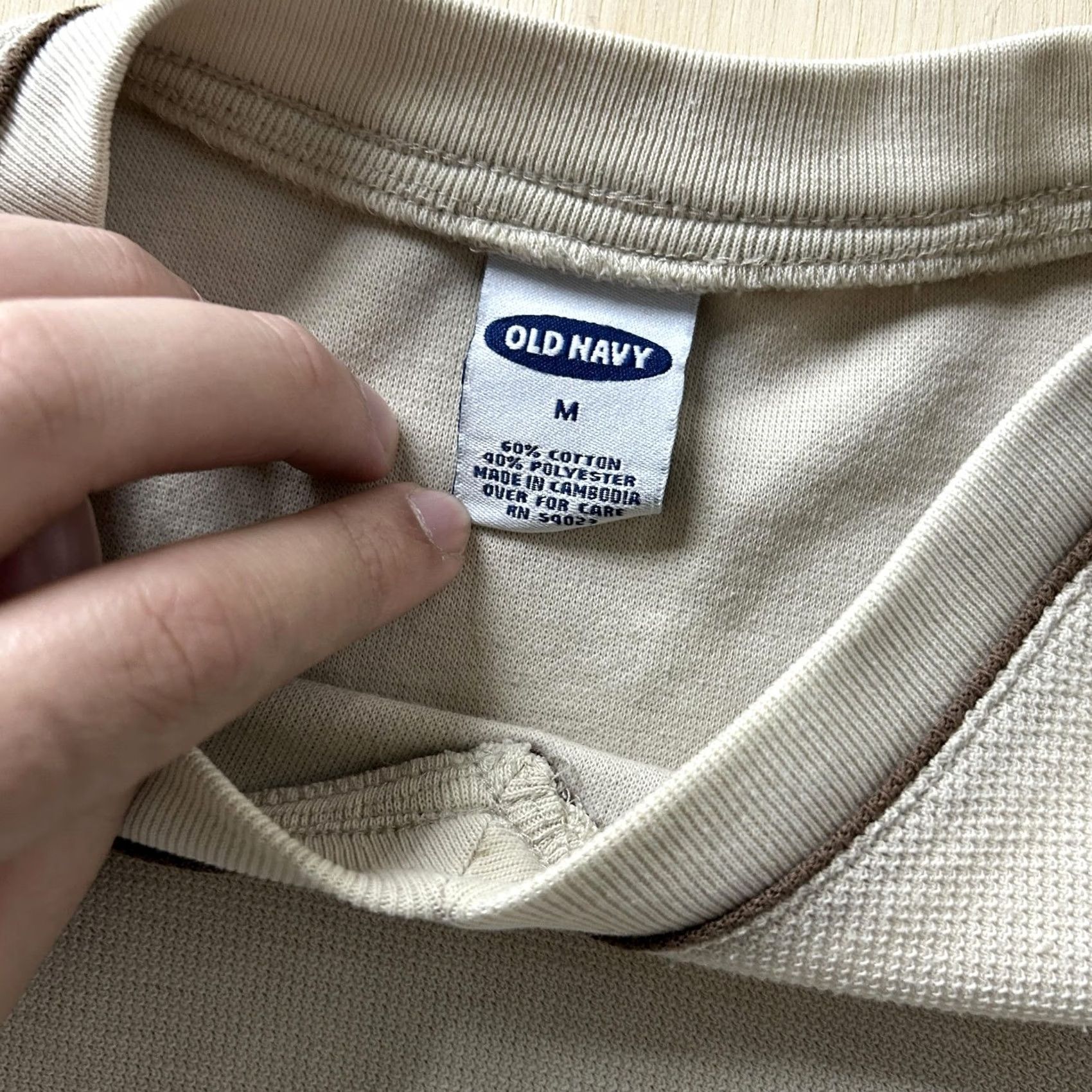 Old Navy Old Navy Shirt Mens Medium V-Neck T-Shirt Beige Solid Short Sleeve Casual Tee Size US M / EU 48-50 / 2 - 2 Thumbnail