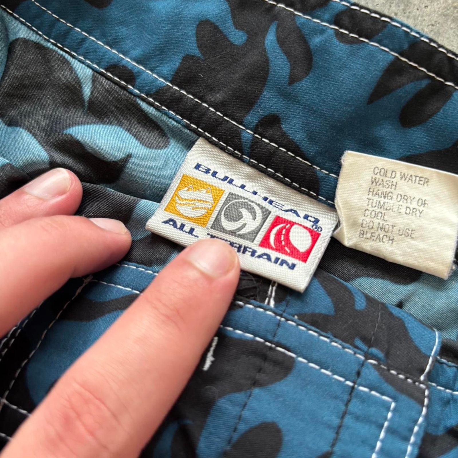 Affliction × Quicksilver × Vintage Vintage Y2K Skater Surfer Style Tribal Print Swim Shorts Size US 32 / EU 48 - 3 Thumbnail