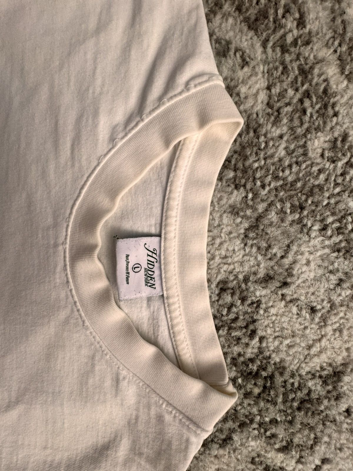 HIDDEN Hidden T shirt Size US L / EU 52-54 / 3 - 4 Thumbnail