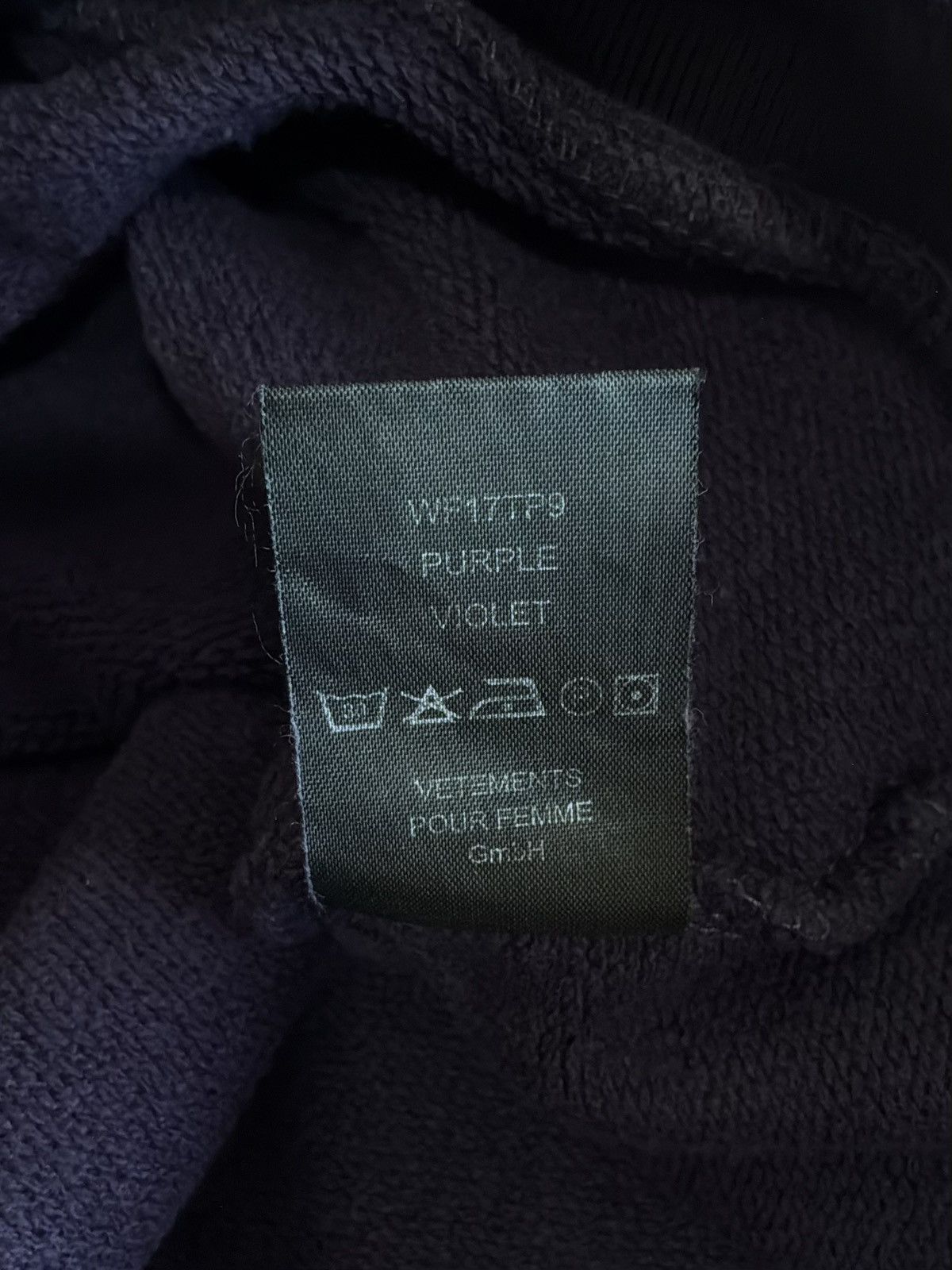 Vetements F/W17 Vetements - UNSKINNY - Crewneck Size US M / EU 48-50 / 2 - 14 Thumbnail