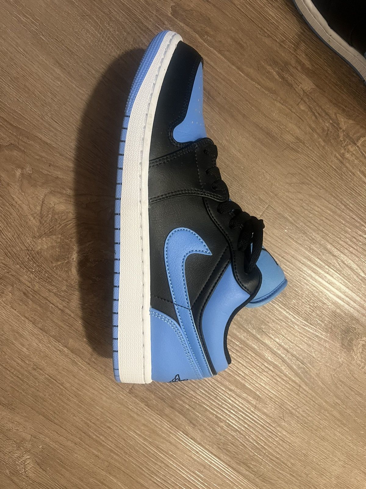 Nike Jordan 1 low black university blue Size US 10 / EU 43 - 2 Thumbnail