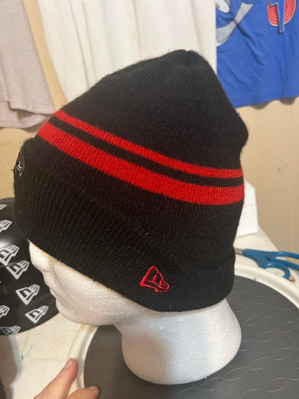 New Era Men's New Era Atlanta Falcons Beanie One Size Black Red Size ONE SIZE - 2 Thumbnail