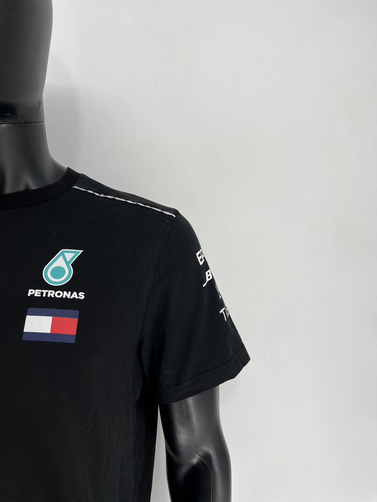 Mercedes-Benz × Vintage Vintage Mercedes Benz AMG Petronas Tommy Hilfiger Racing Tee Size US L / EU 52-54 / 3 - 7 Thumbnail