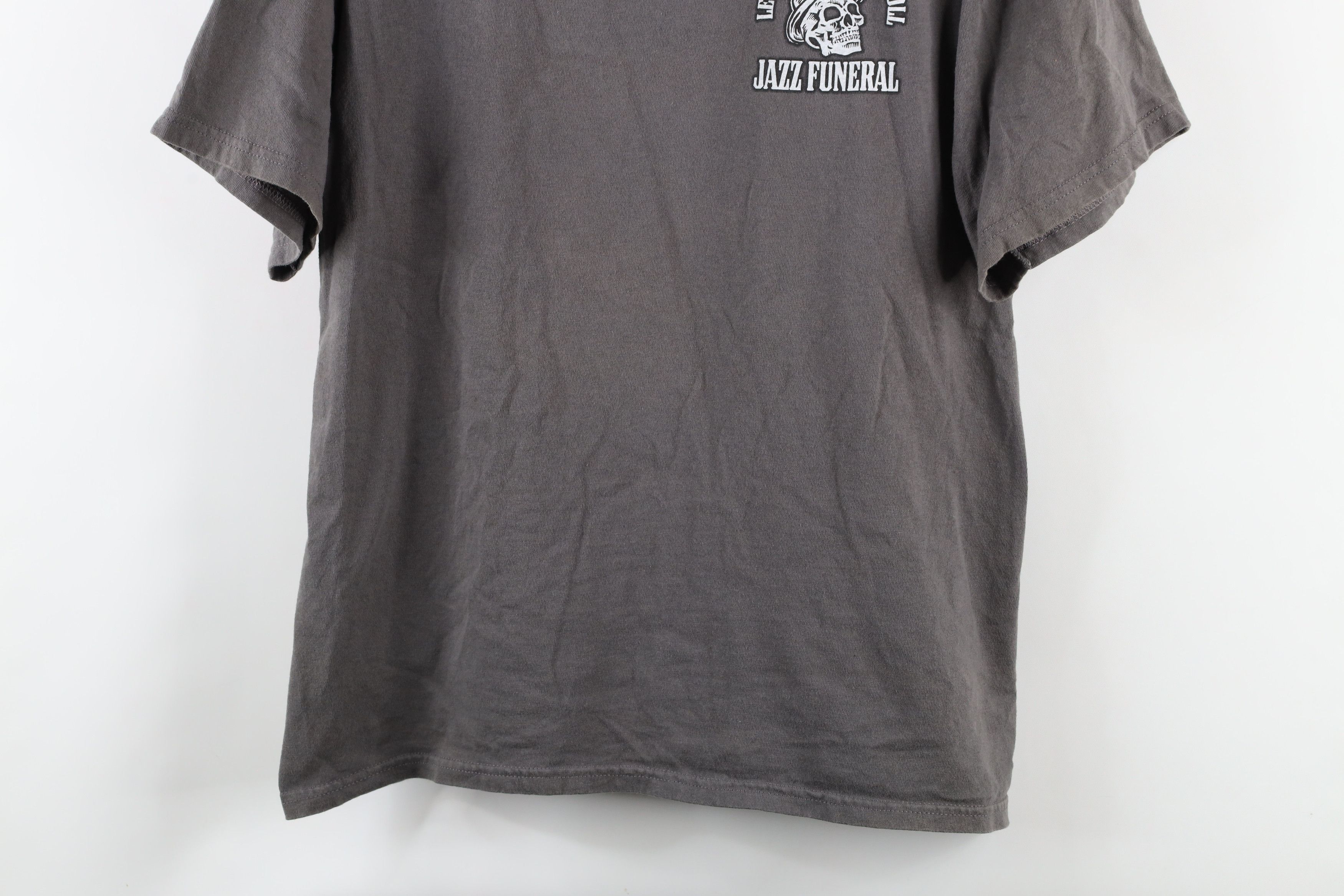 Vintage Vintage Streetwear the Good Times Roll Jazz Funeral T-Shirt Size US L / EU 52-54 / 3 - 3 Thumbnail