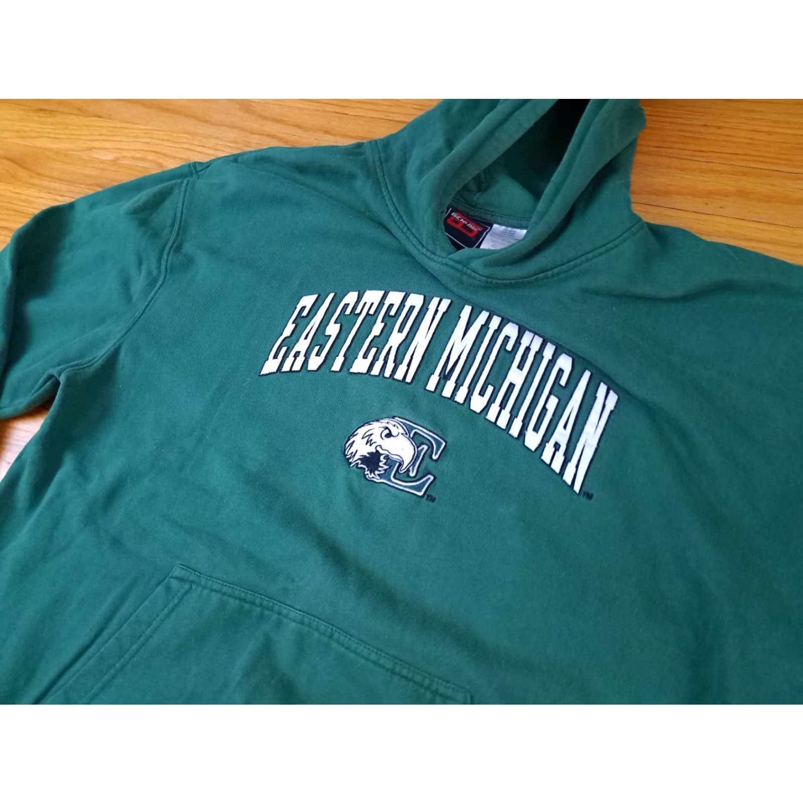 X-LARGE VINTAGE Eastern Michigan Eagles Sweatshirt Hooded Embroidered XL Green Unisex Adults 90s Sports Basketball Pullover Size US XL / EU 56 / 4 - 4 Thumbnail