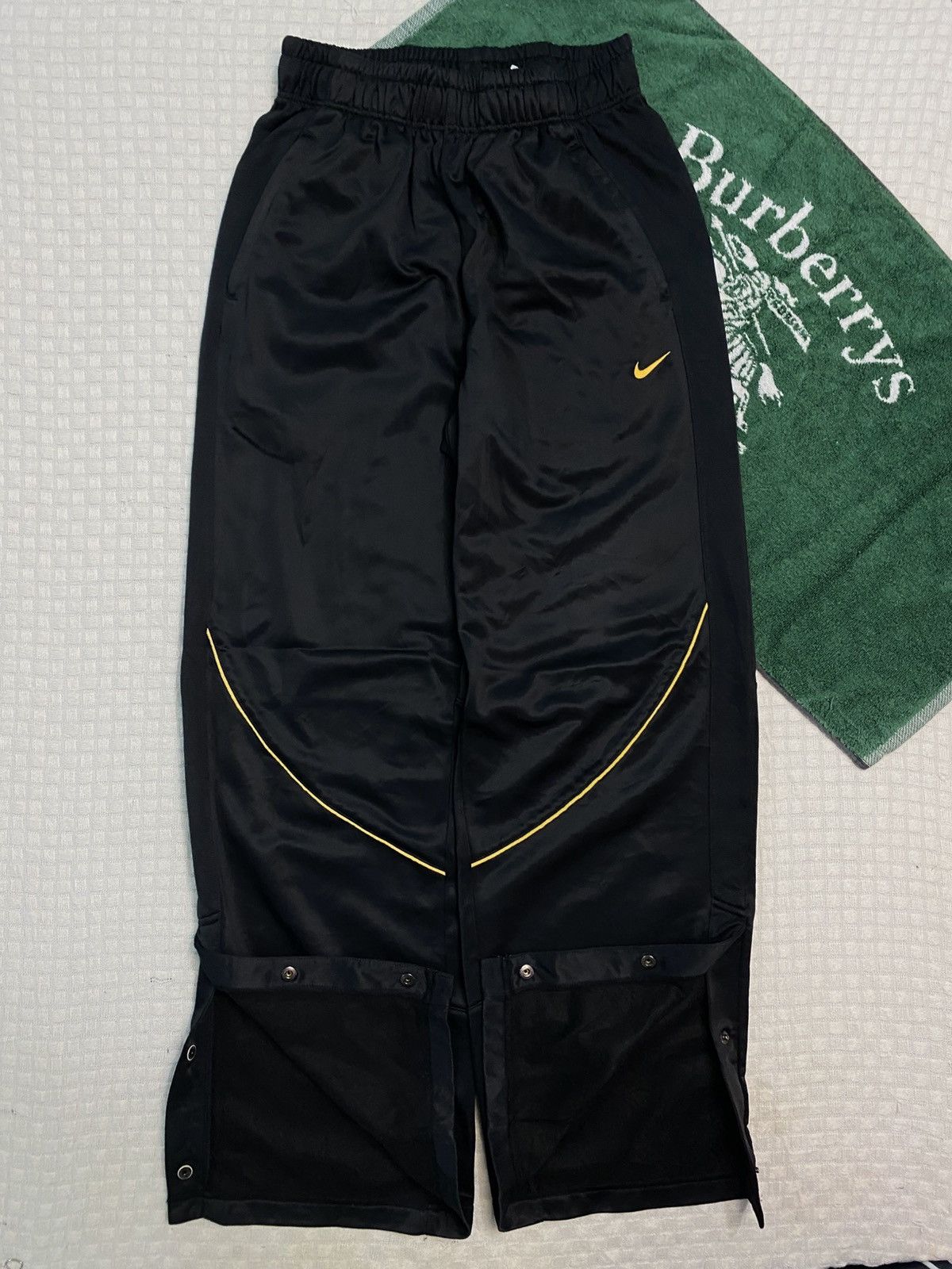 Nike 💥 VINTAGE NIKE BAGGY 90S WIDE LEG SWOOSH TRACK PANTS Y2K Size US 34 / EU 50 - 1 Thumbnail