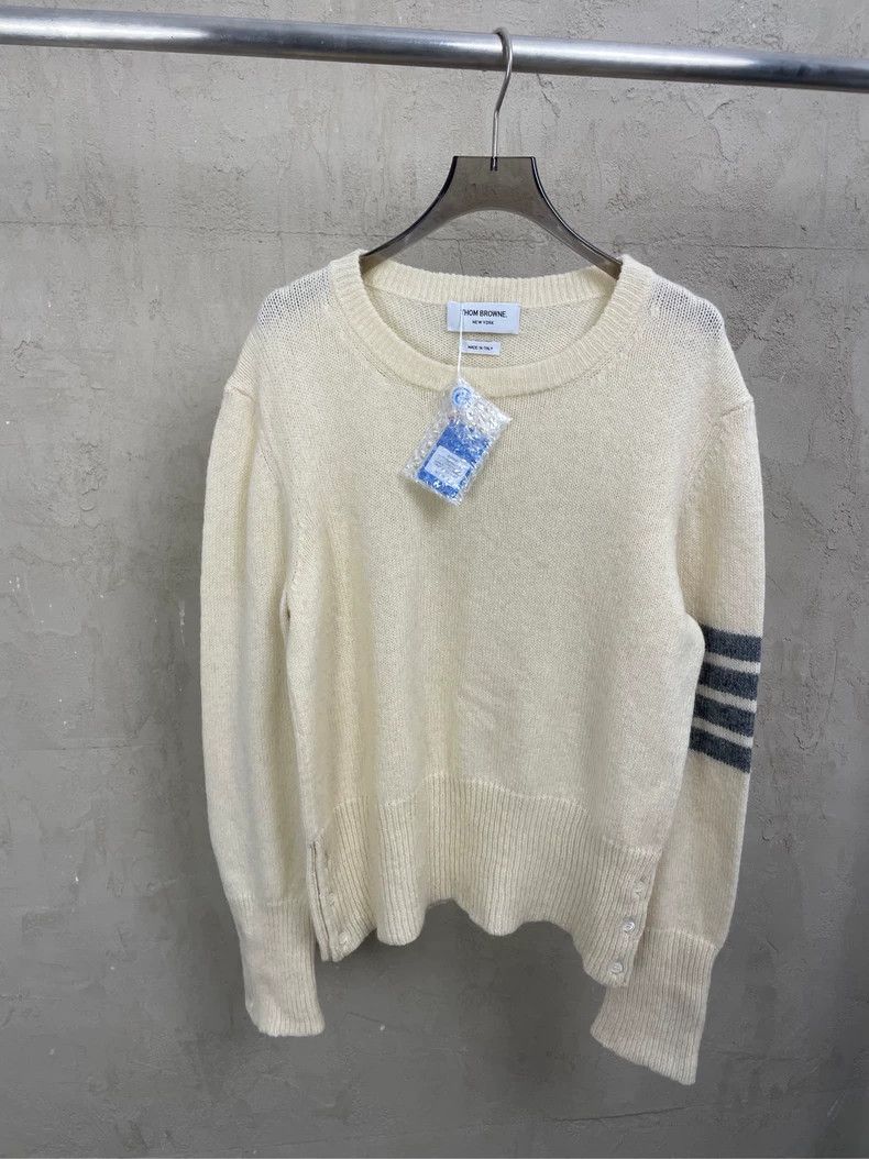 Thom Browne Thom browne Beige four-striped round-neck wool sweater 2504 Size US L / EU 52-54 / 3 - 1 Thumbnail